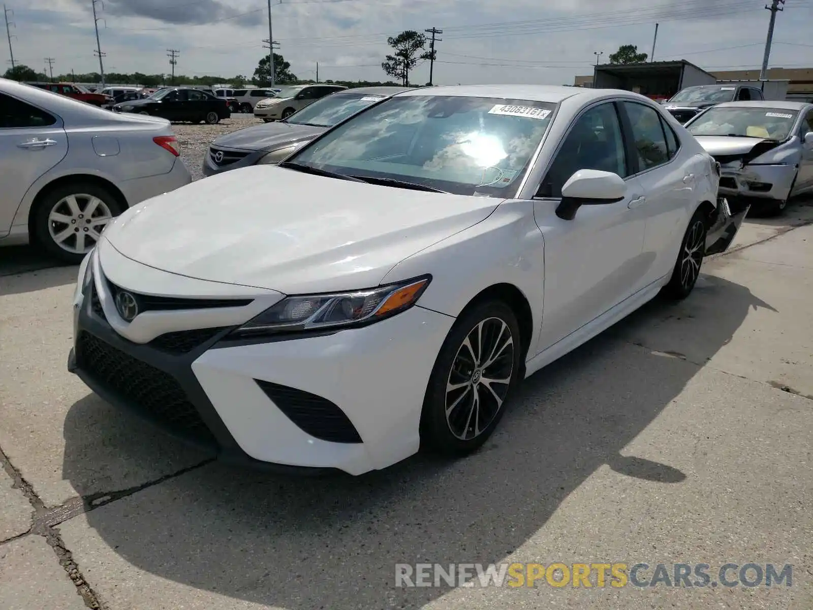 2 Photograph of a damaged car 4T1B11HKXKU717952 TOYOTA CAMRY 2019