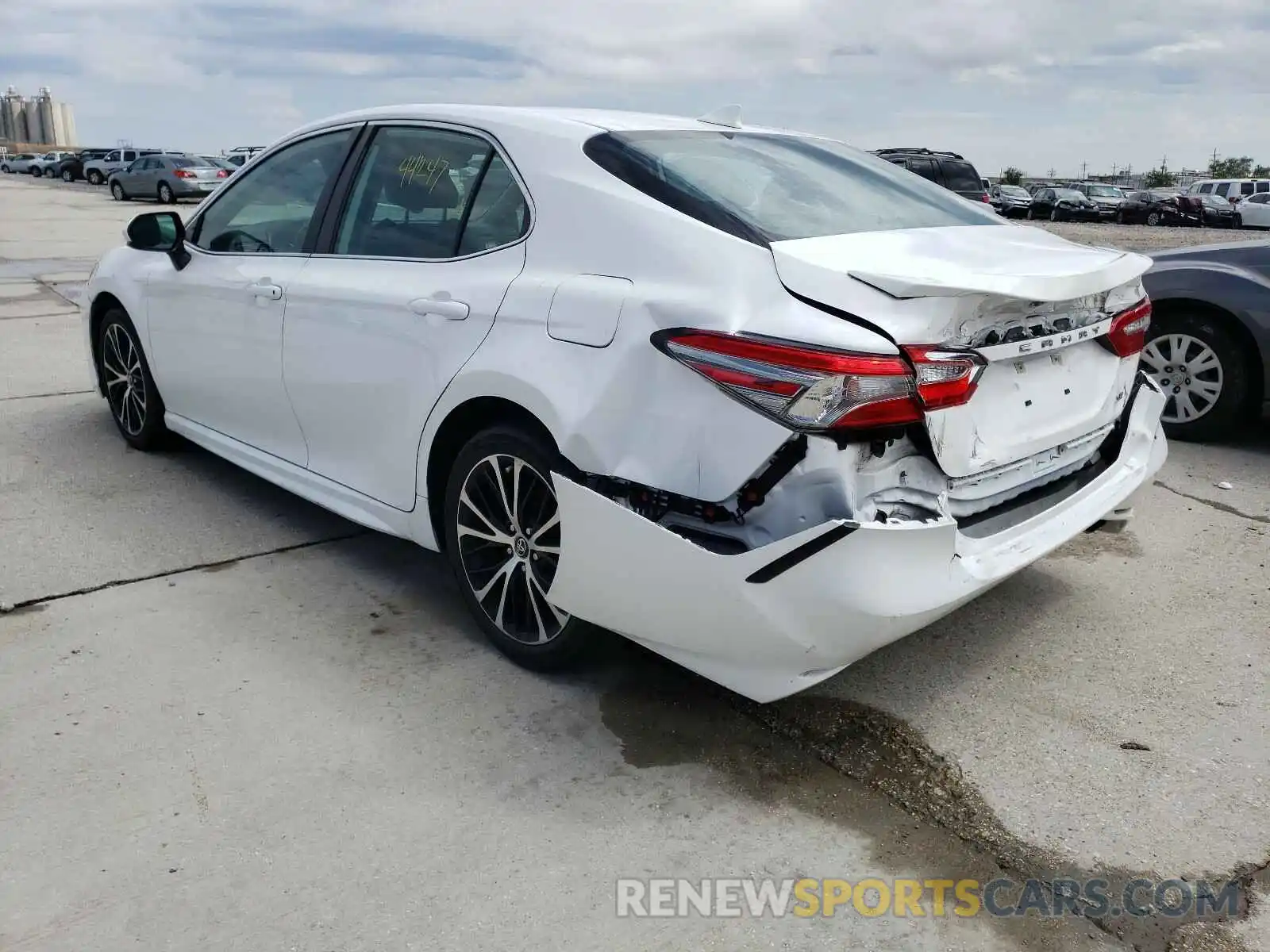 3 Photograph of a damaged car 4T1B11HKXKU717952 TOYOTA CAMRY 2019