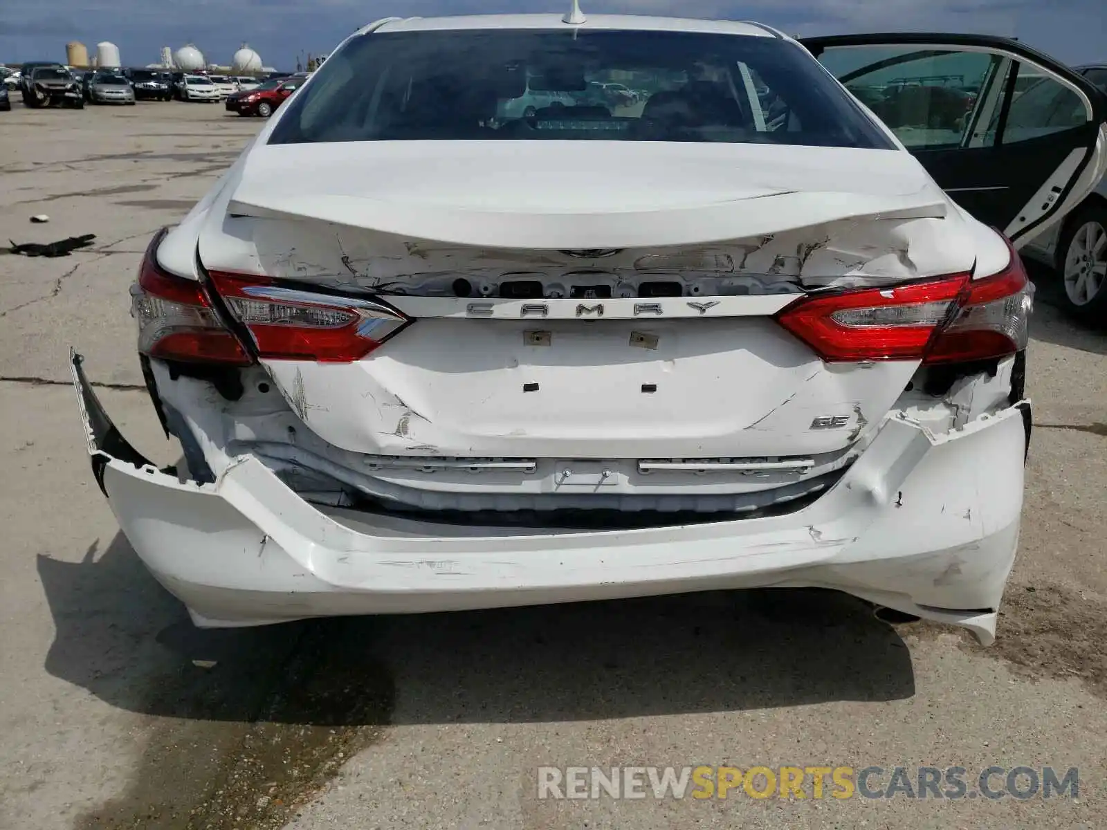 9 Photograph of a damaged car 4T1B11HKXKU717952 TOYOTA CAMRY 2019