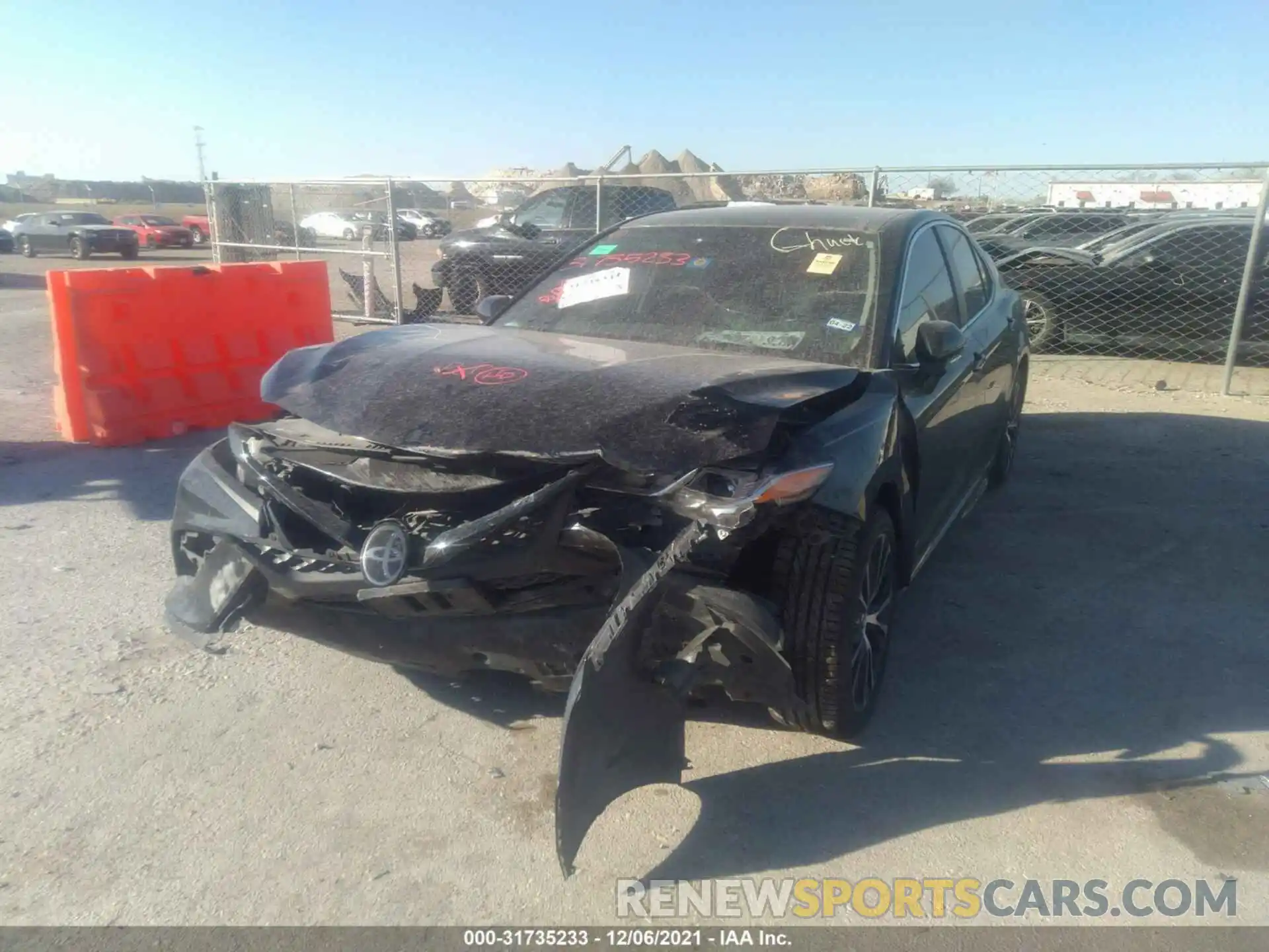 2 Photograph of a damaged car 4T1B11HKXKU718731 TOYOTA CAMRY 2019