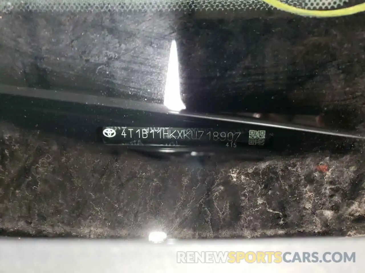 10 Photograph of a damaged car 4T1B11HKXKU718907 TOYOTA CAMRY 2019