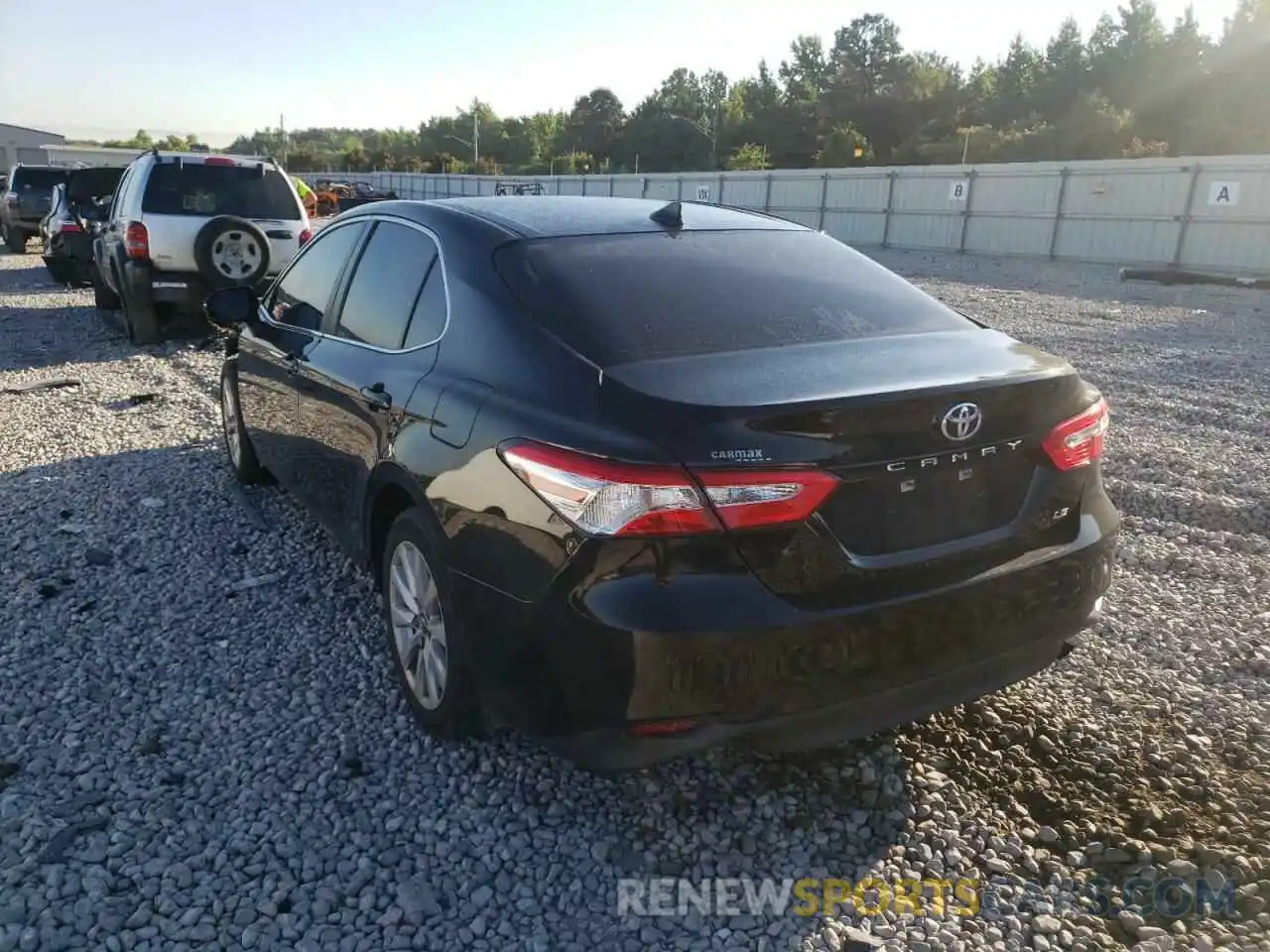 3 Фотография поврежденного автомобиля 4T1B11HKXKU719930 TOYOTA CAMRY 2019