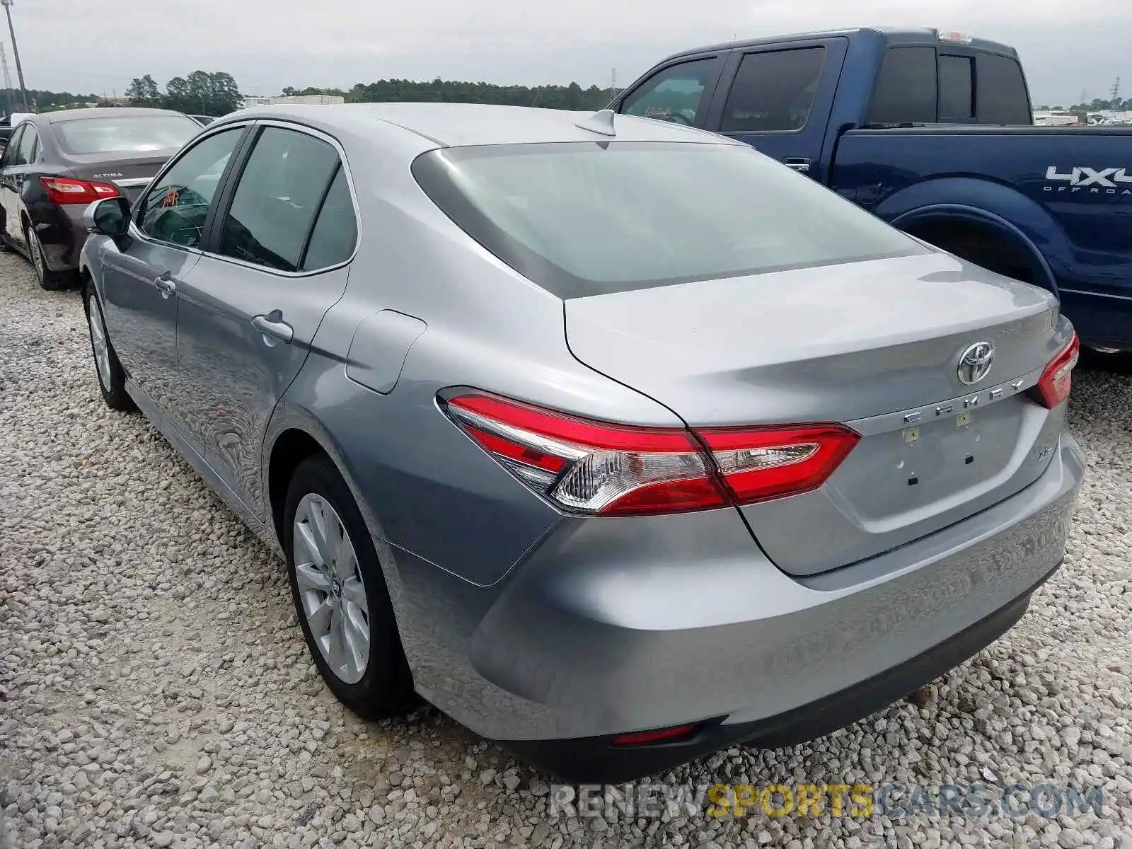 3 Photograph of a damaged car 4T1B11HKXKU720351 TOYOTA CAMRY 2019