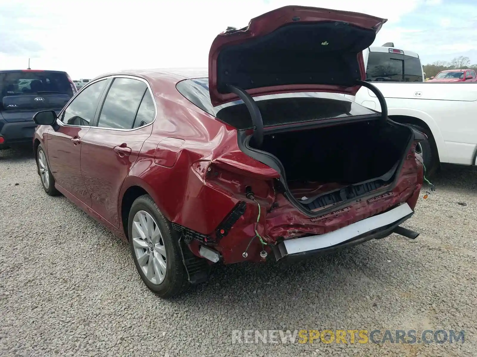 3 Photograph of a damaged car 4T1B11HKXKU720656 TOYOTA CAMRY 2019