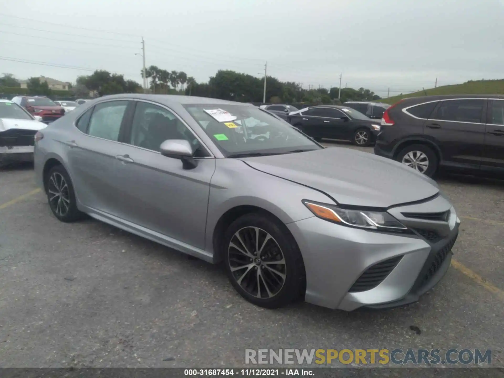 1 Photograph of a damaged car 4T1B11HKXKU720818 TOYOTA CAMRY 2019