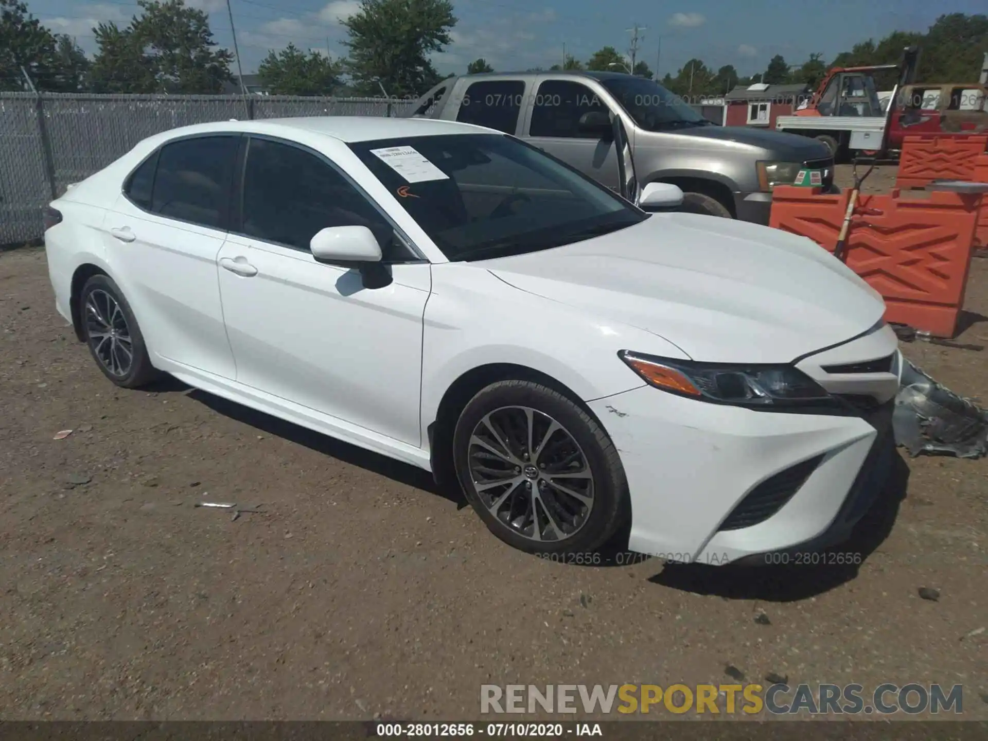 1 Photograph of a damaged car 4T1B11HKXKU721547 TOYOTA CAMRY 2019