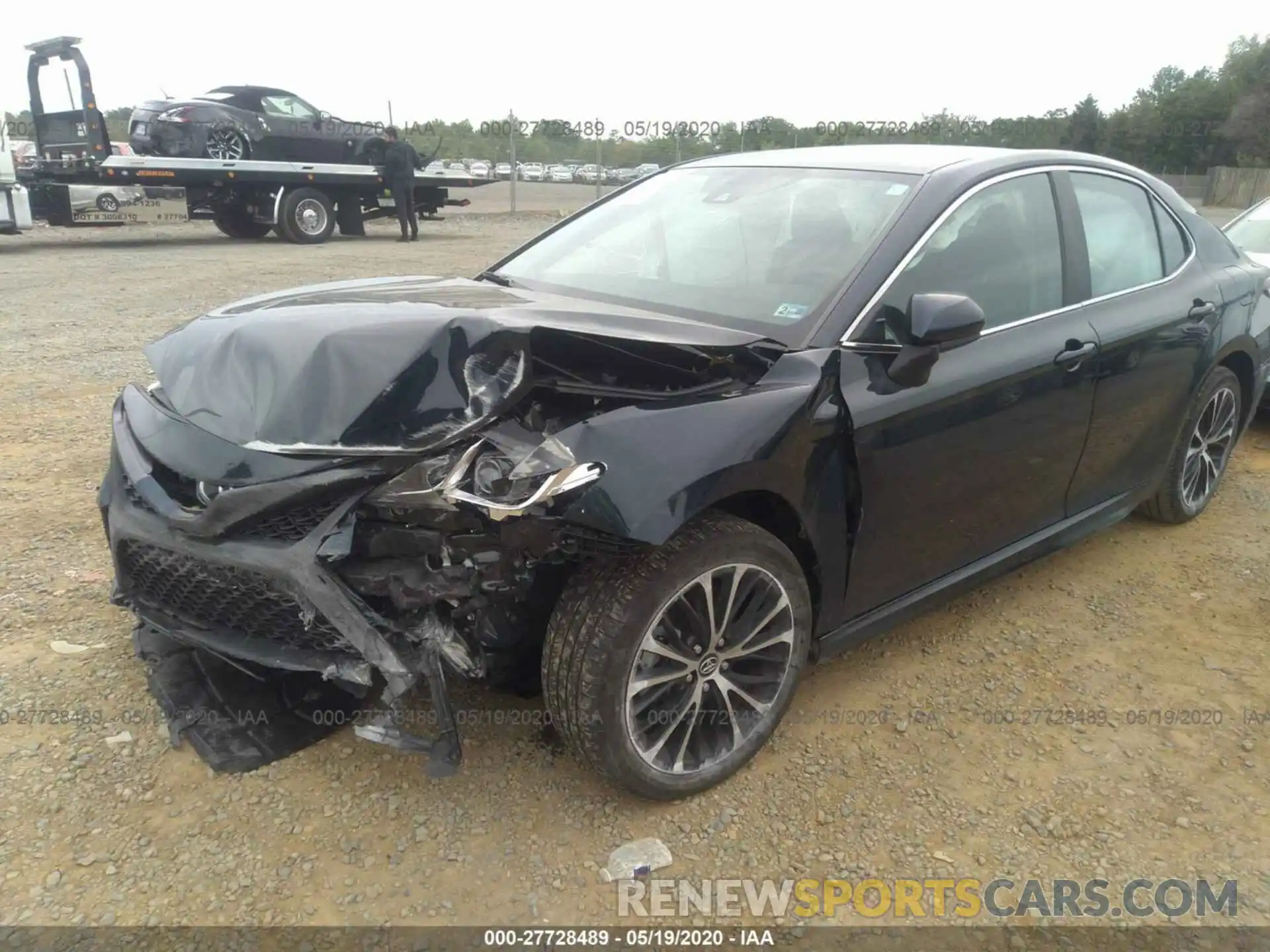 2 Photograph of a damaged car 4T1B11HKXKU724058 TOYOTA CAMRY 2019