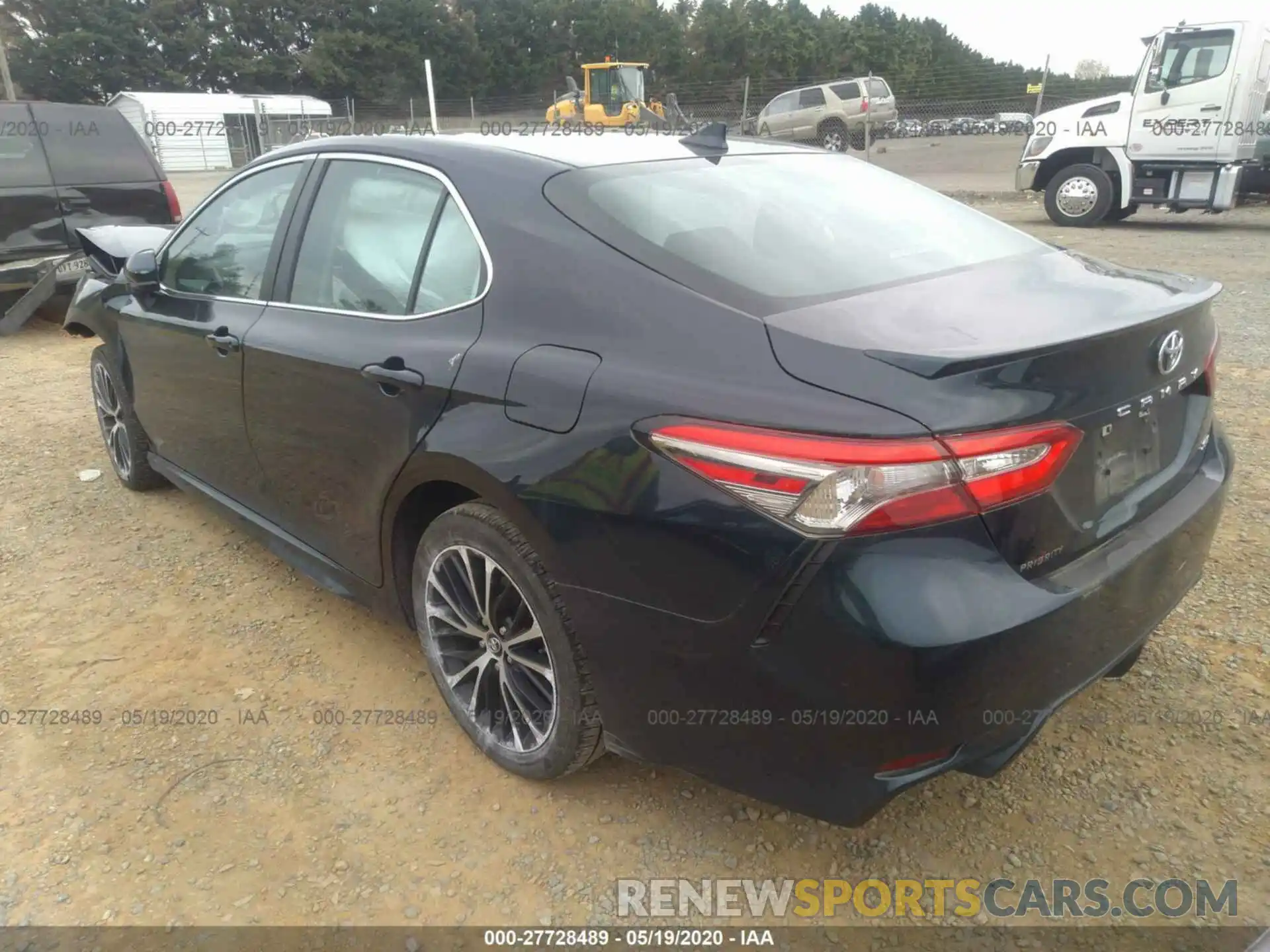 3 Photograph of a damaged car 4T1B11HKXKU724058 TOYOTA CAMRY 2019