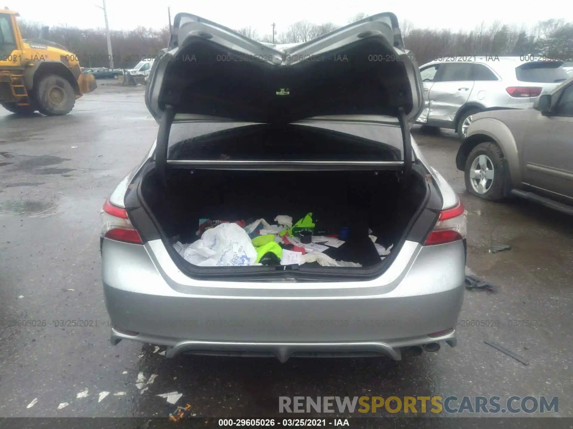 6 Photograph of a damaged car 4T1B11HKXKU724304 TOYOTA CAMRY 2019