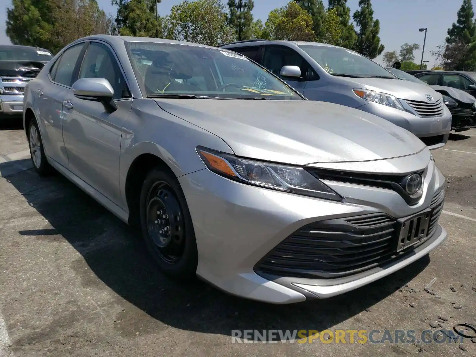 1 Photograph of a damaged car 4T1B11HKXKU724738 TOYOTA CAMRY 2019