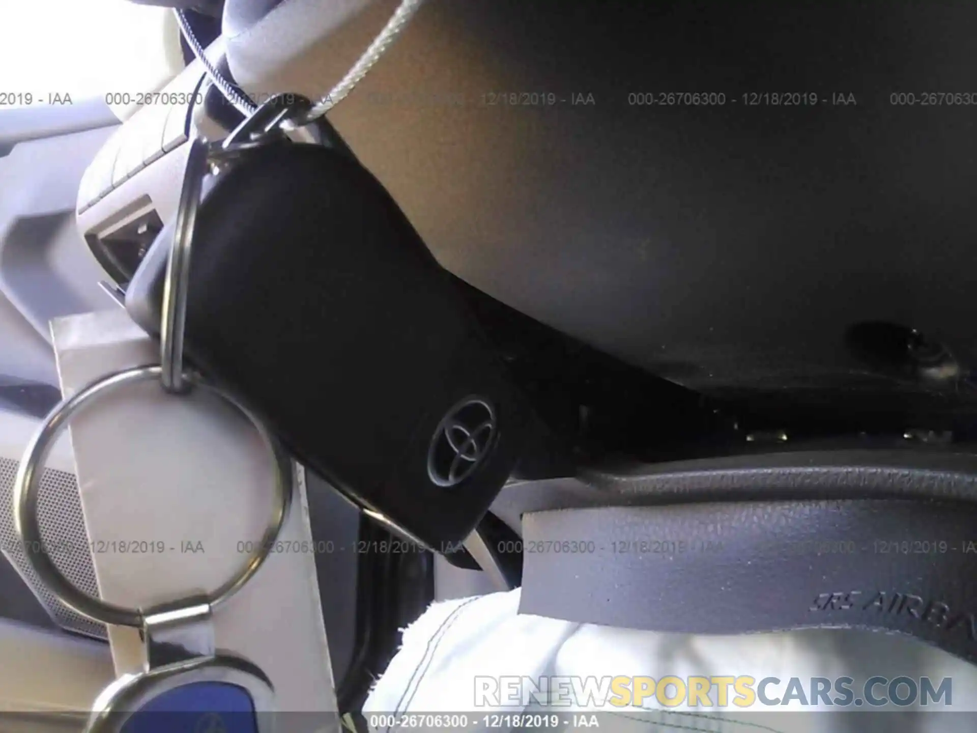 11 Photograph of a damaged car 4T1B11HKXKU724836 TOYOTA CAMRY 2019