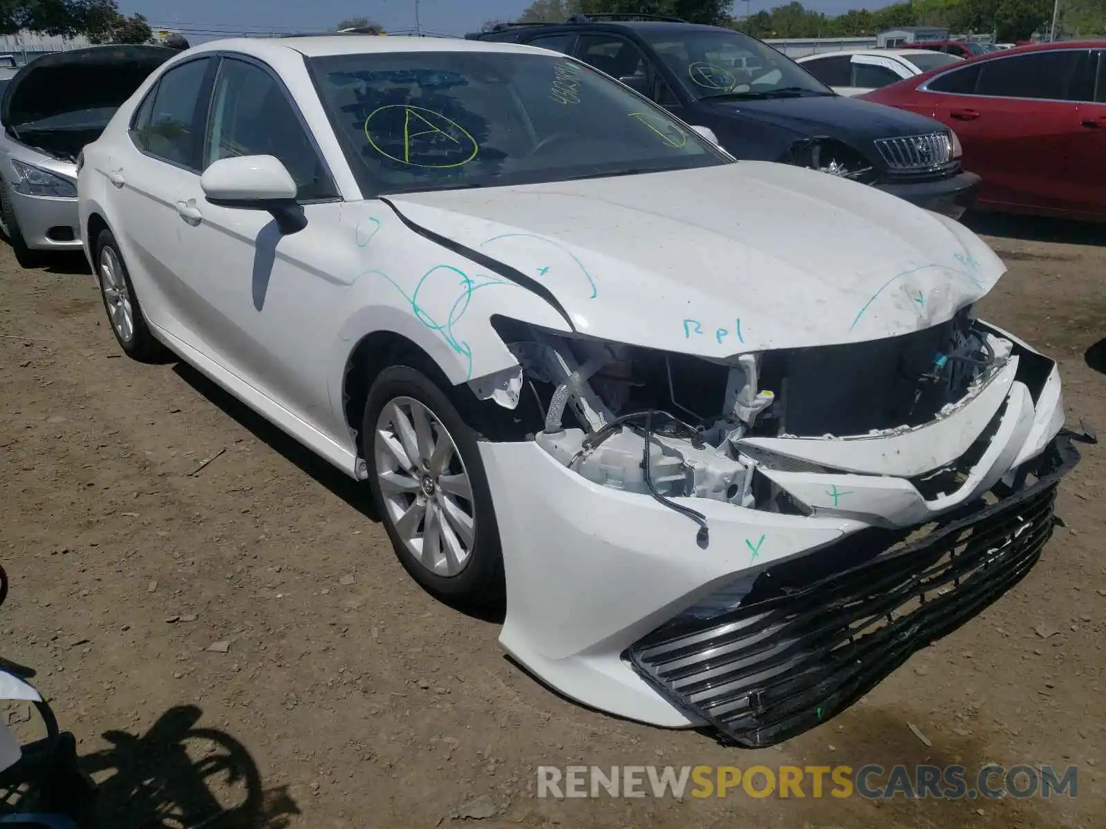 1 Photograph of a damaged car 4T1B11HKXKU725565 TOYOTA CAMRY 2019