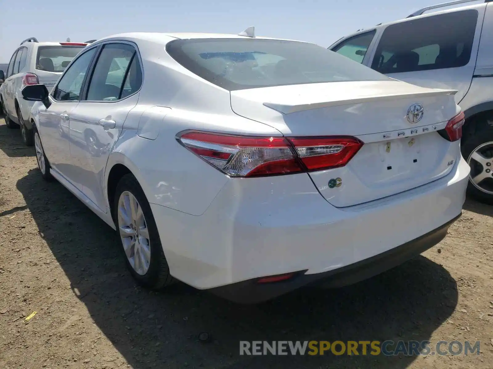 3 Photograph of a damaged car 4T1B11HKXKU725565 TOYOTA CAMRY 2019