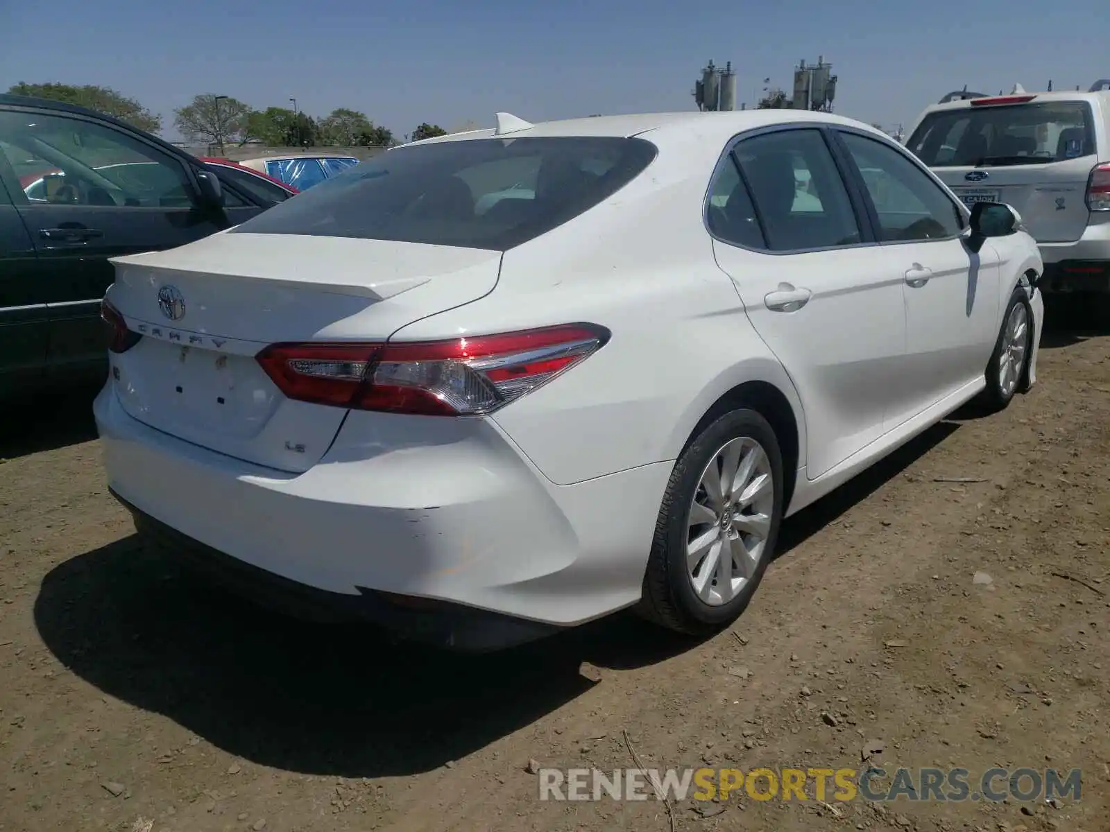 4 Photograph of a damaged car 4T1B11HKXKU725565 TOYOTA CAMRY 2019