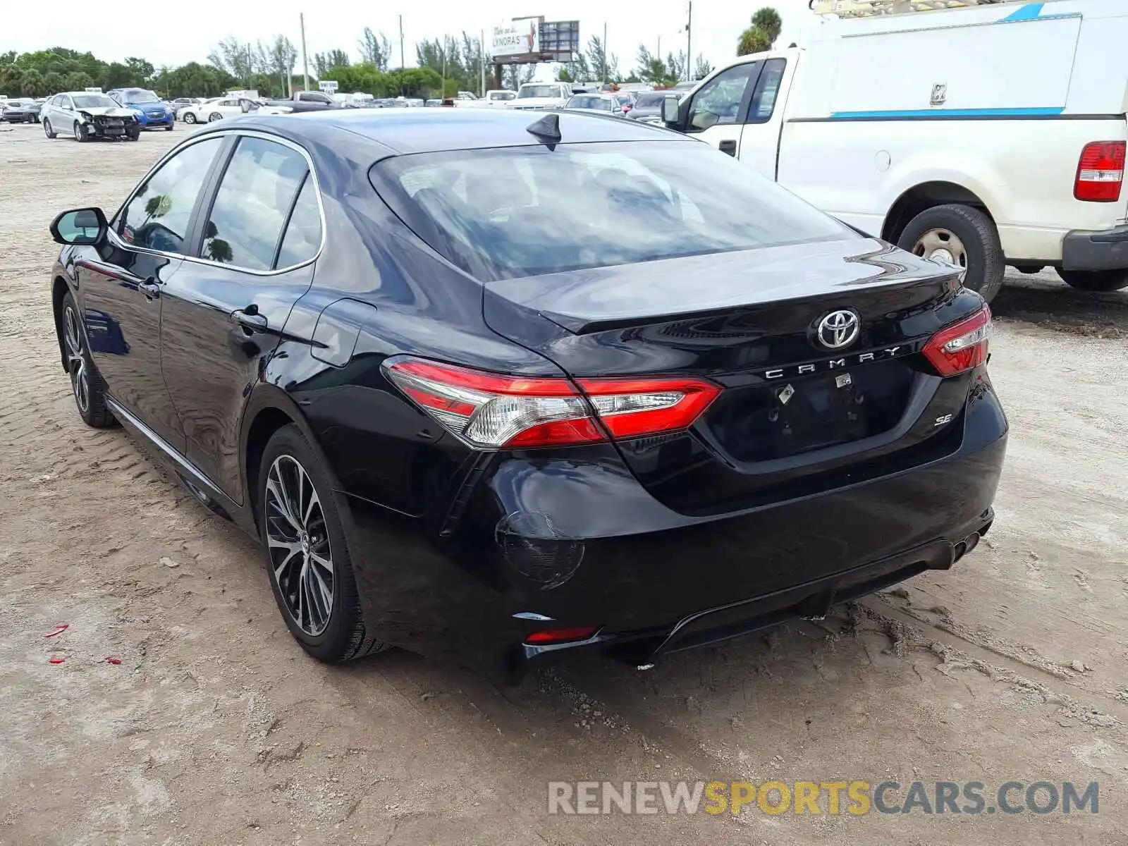 3 Photograph of a damaged car 4T1B11HKXKU727753 TOYOTA CAMRY 2019