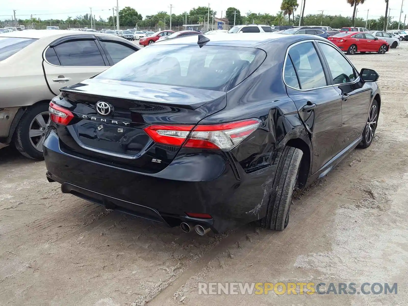 4 Photograph of a damaged car 4T1B11HKXKU727753 TOYOTA CAMRY 2019