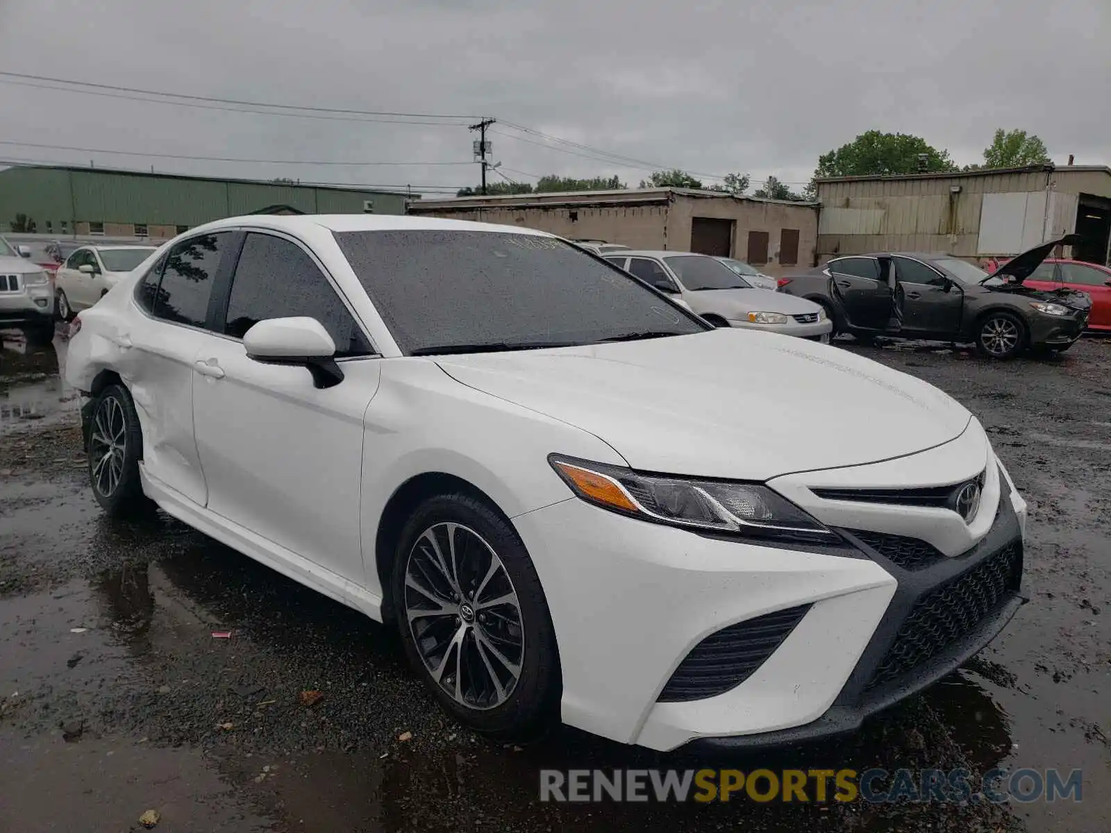 1 Photograph of a damaged car 4T1B11HKXKU728367 TOYOTA CAMRY 2019