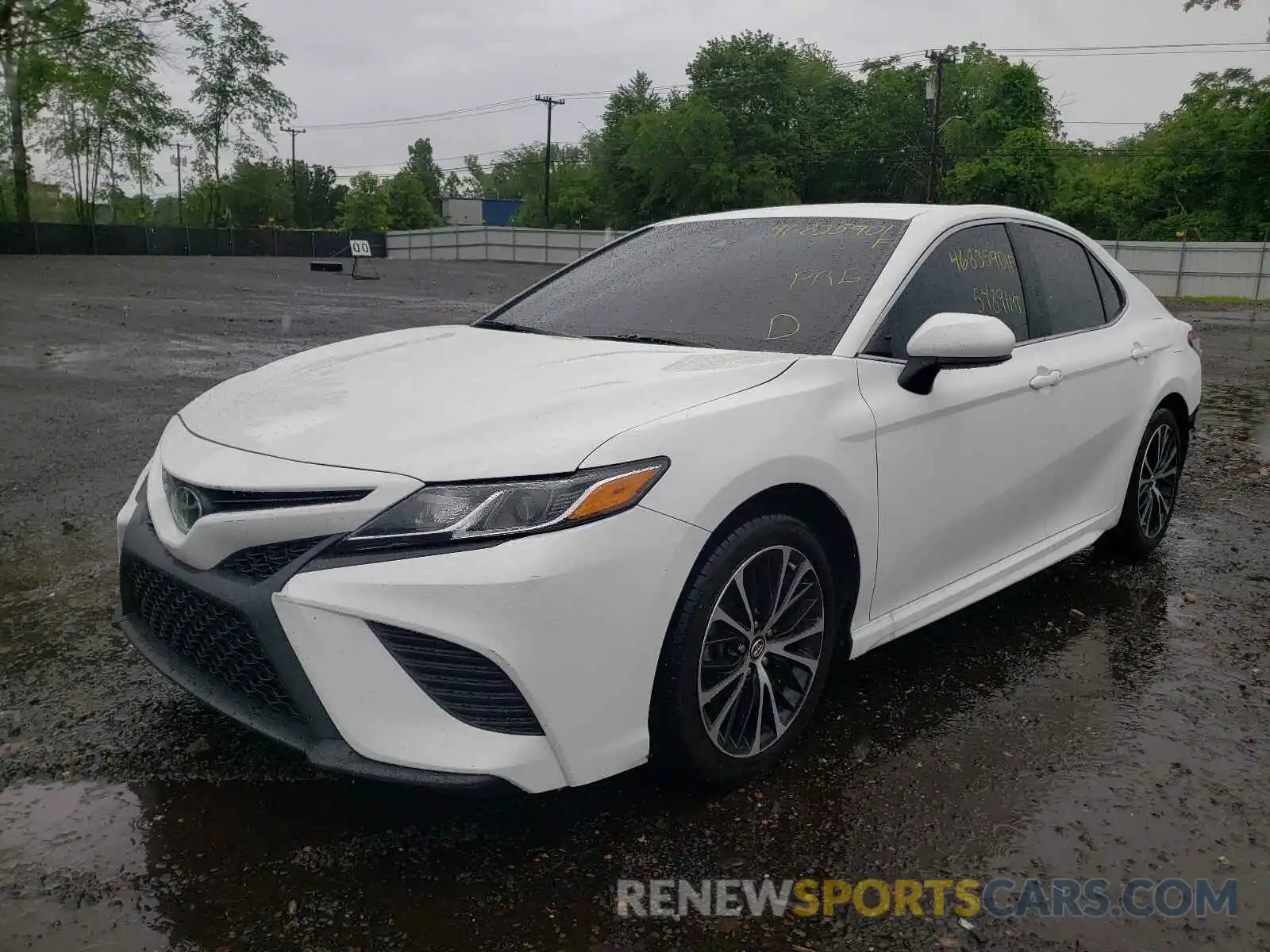 2 Photograph of a damaged car 4T1B11HKXKU728367 TOYOTA CAMRY 2019