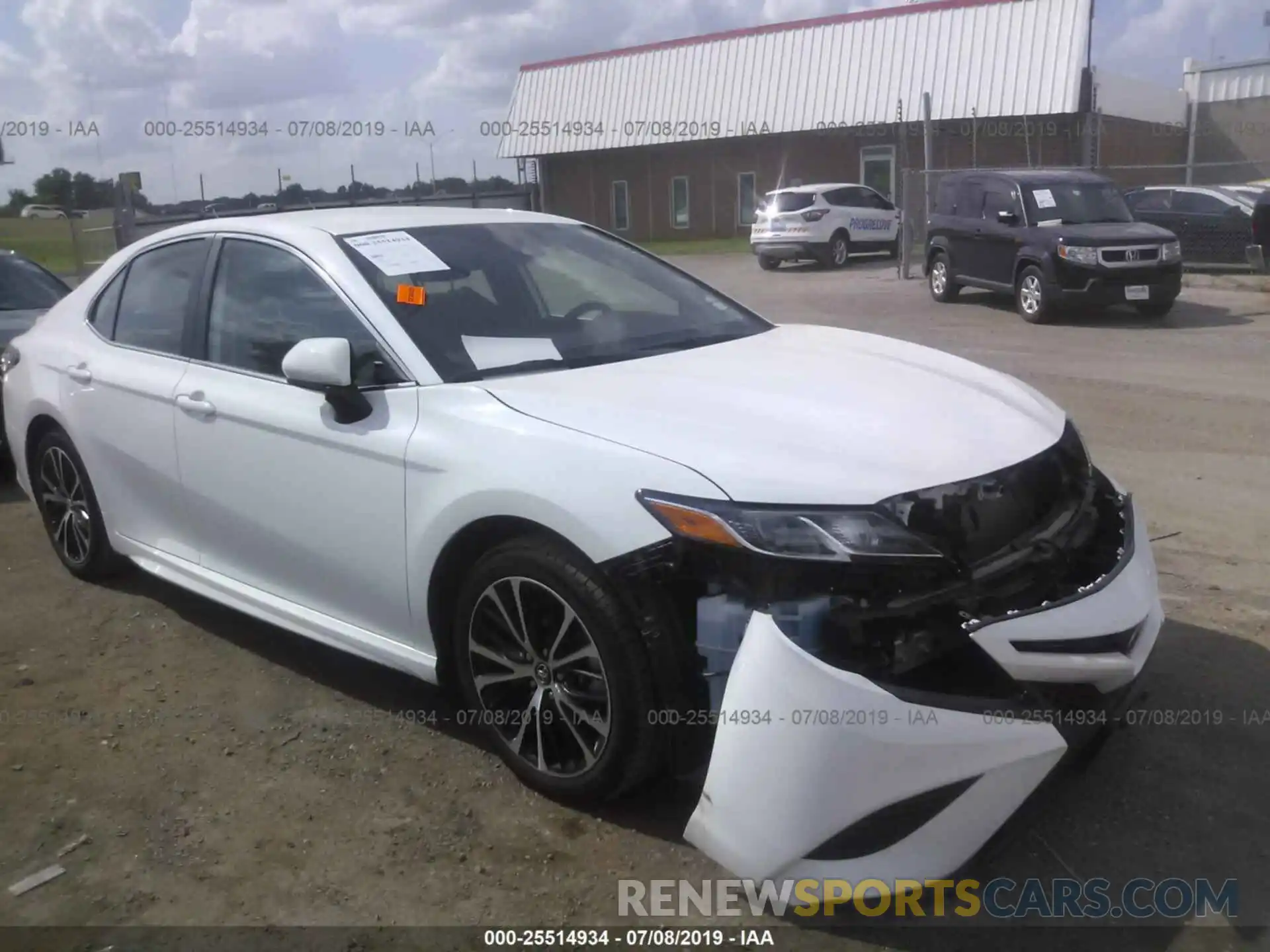 1 Photograph of a damaged car 4T1B11HKXKU728711 TOYOTA CAMRY 2019