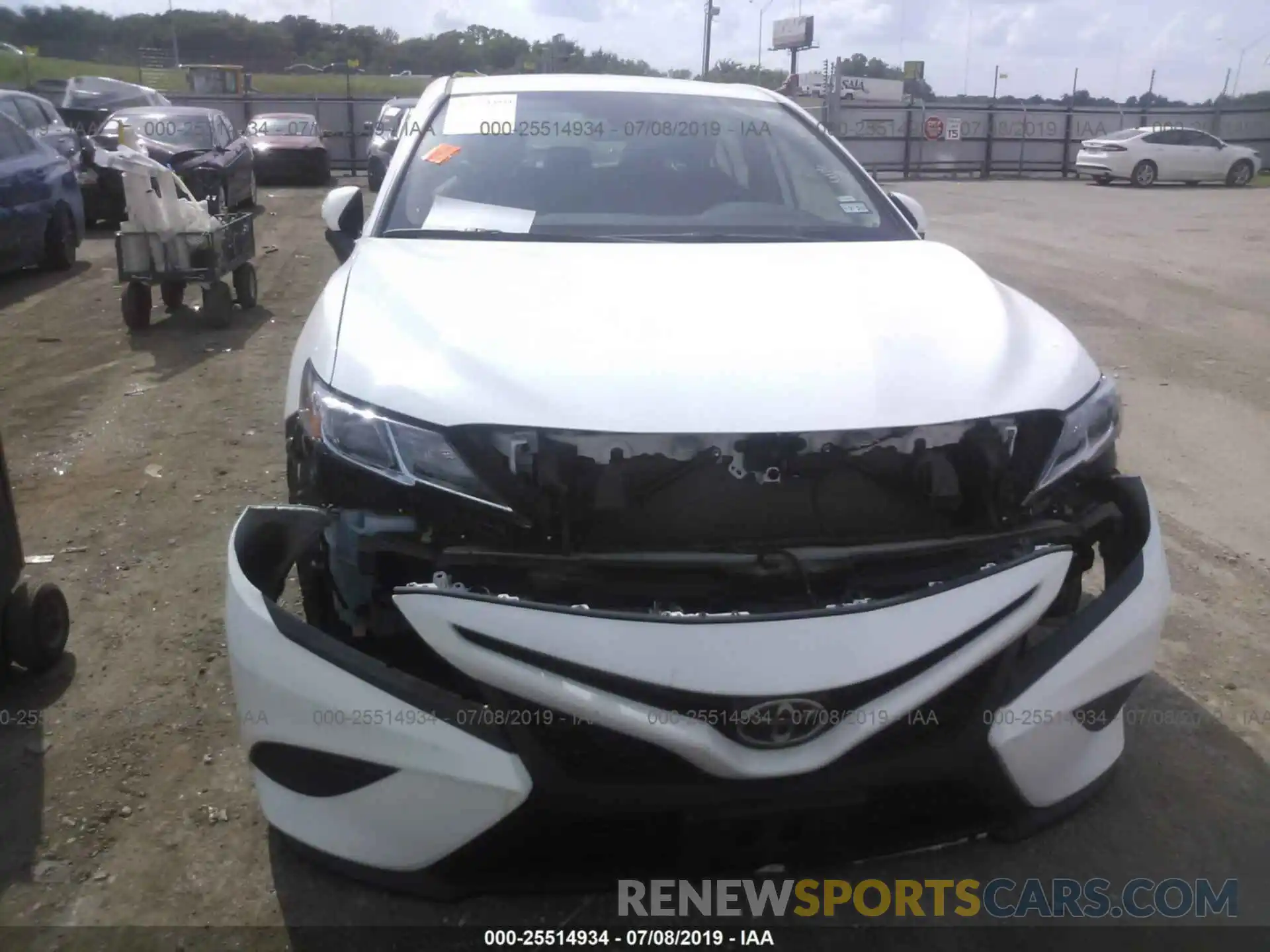 6 Photograph of a damaged car 4T1B11HKXKU728711 TOYOTA CAMRY 2019