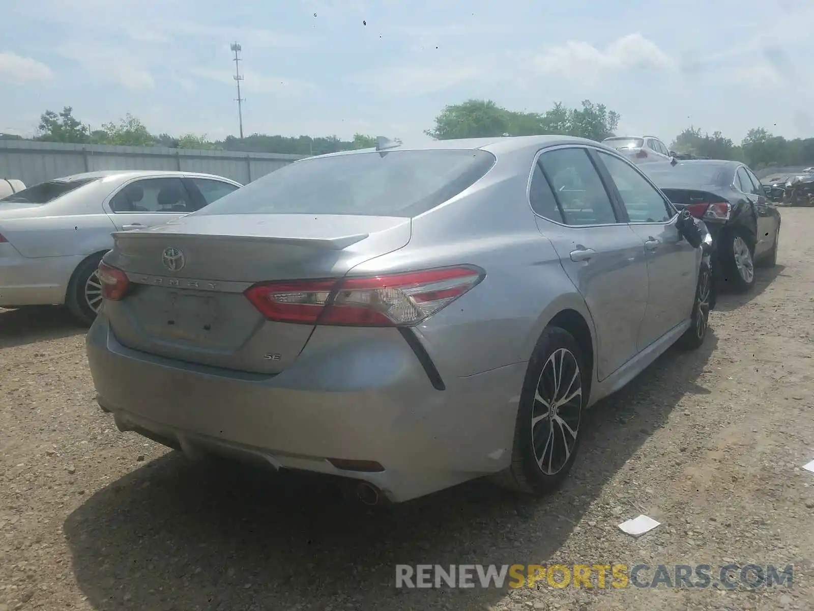 4 Photograph of a damaged car 4T1B11HKXKU728871 TOYOTA CAMRY 2019