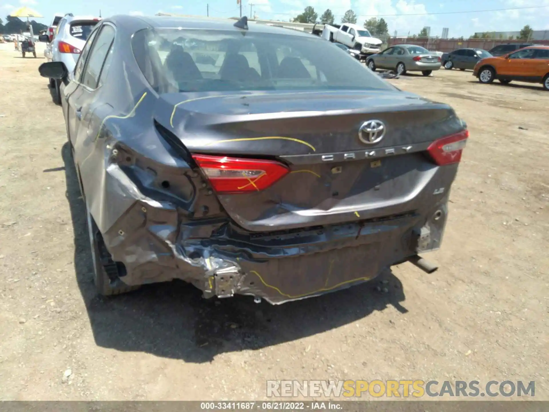 6 Photograph of a damaged car 4T1B11HKXKU729230 TOYOTA CAMRY 2019