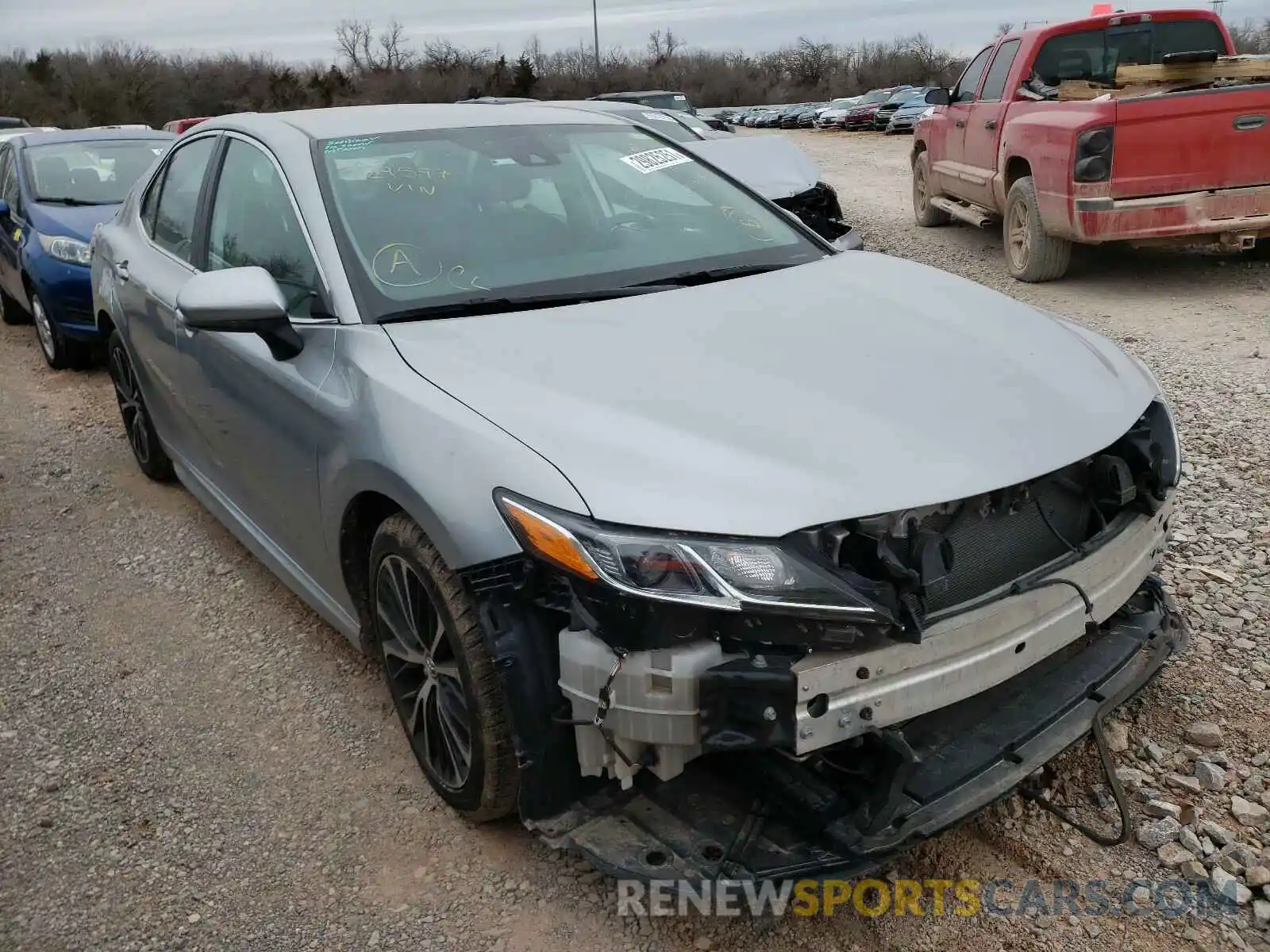 1 Photograph of a damaged car 4T1B11HKXKU729597 TOYOTA CAMRY 2019