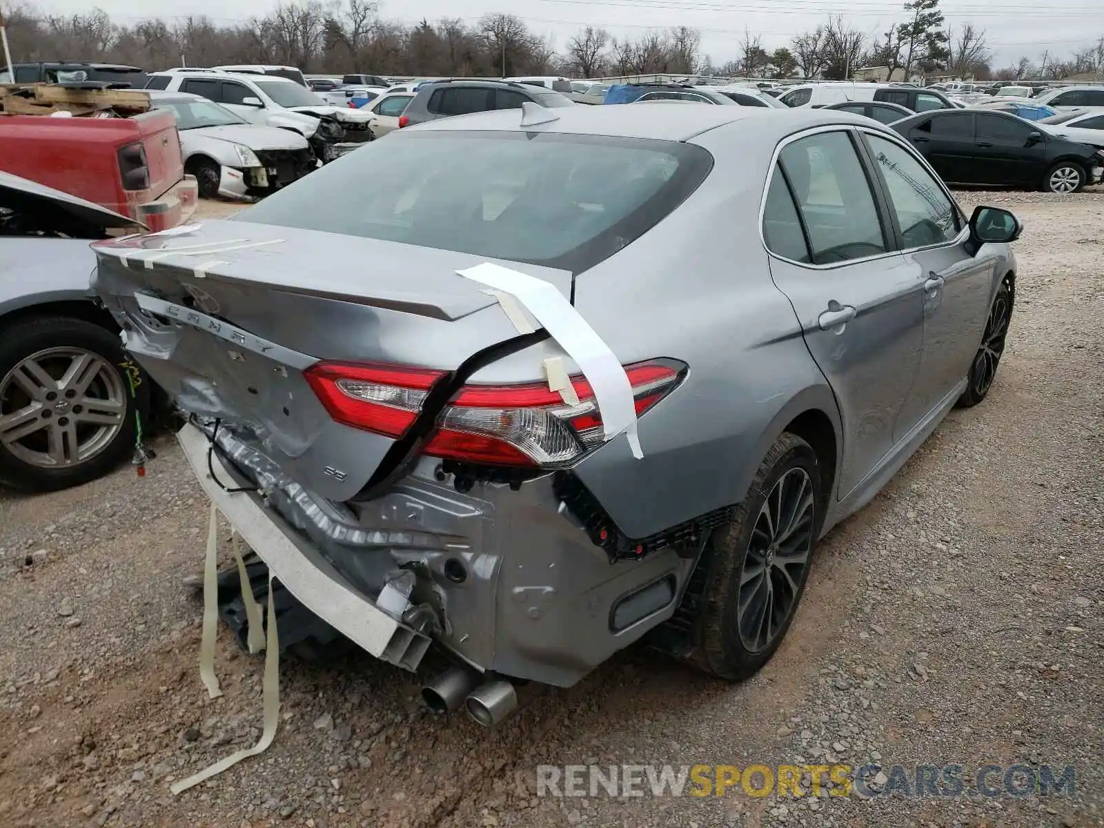 4 Photograph of a damaged car 4T1B11HKXKU729597 TOYOTA CAMRY 2019