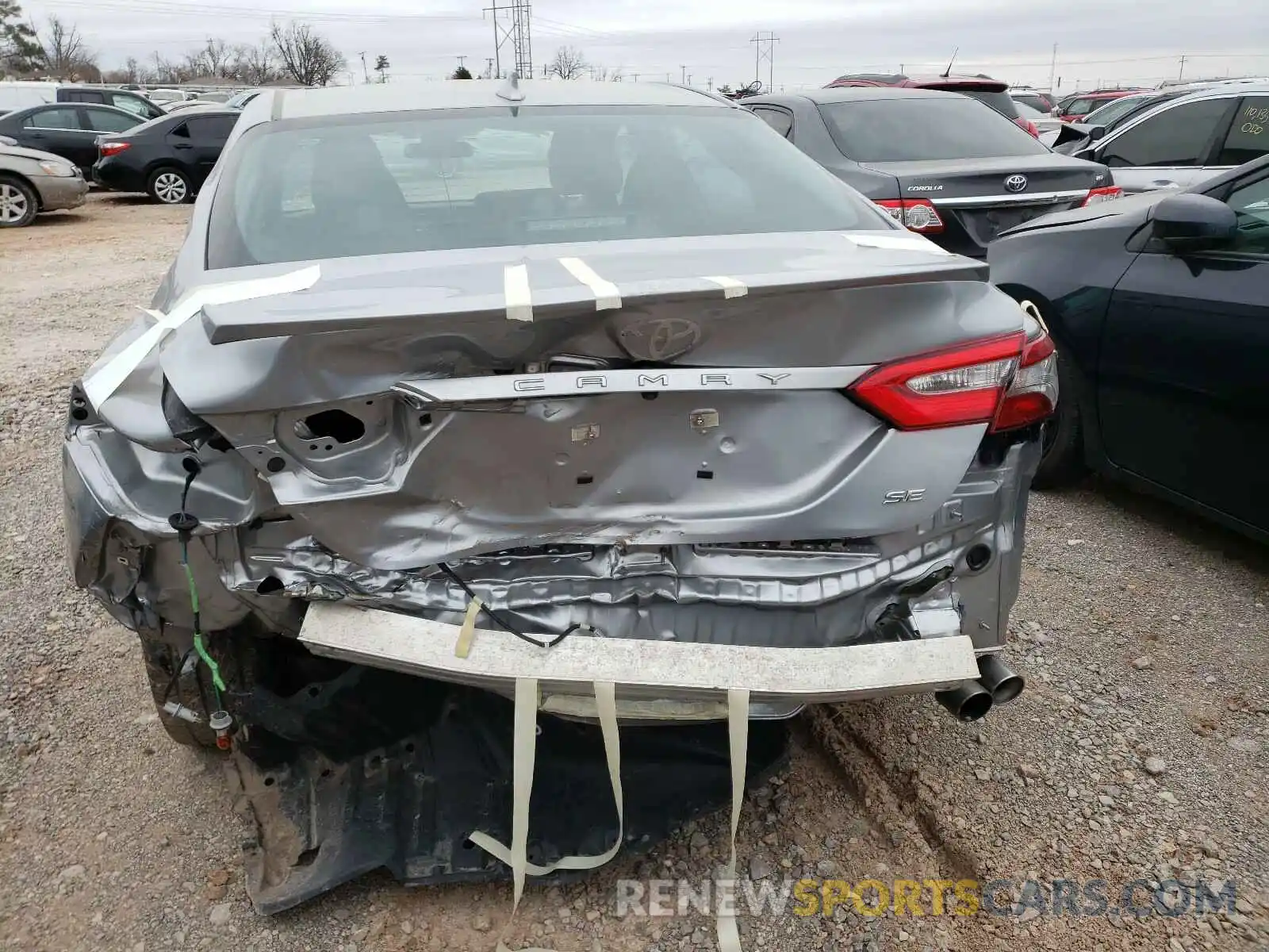 9 Photograph of a damaged car 4T1B11HKXKU729597 TOYOTA CAMRY 2019