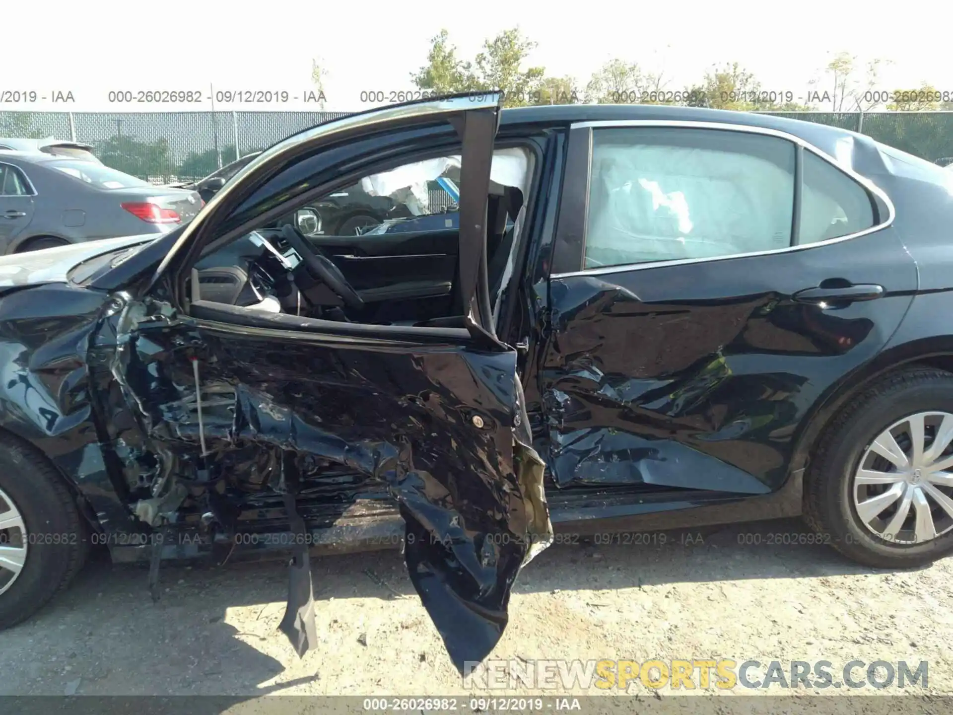 6 Photograph of a damaged car 4T1B11HKXKU730085 TOYOTA CAMRY 2019