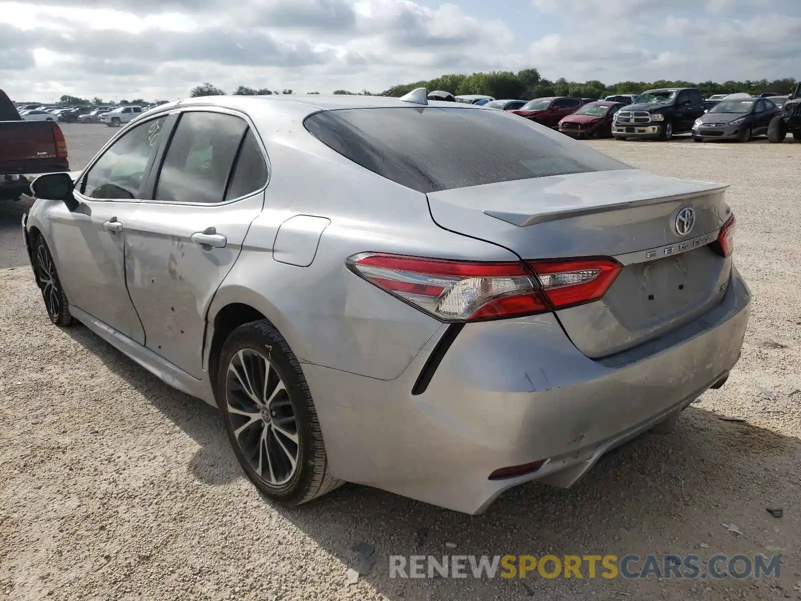 3 Photograph of a damaged car 4T1B11HKXKU730443 TOYOTA CAMRY 2019