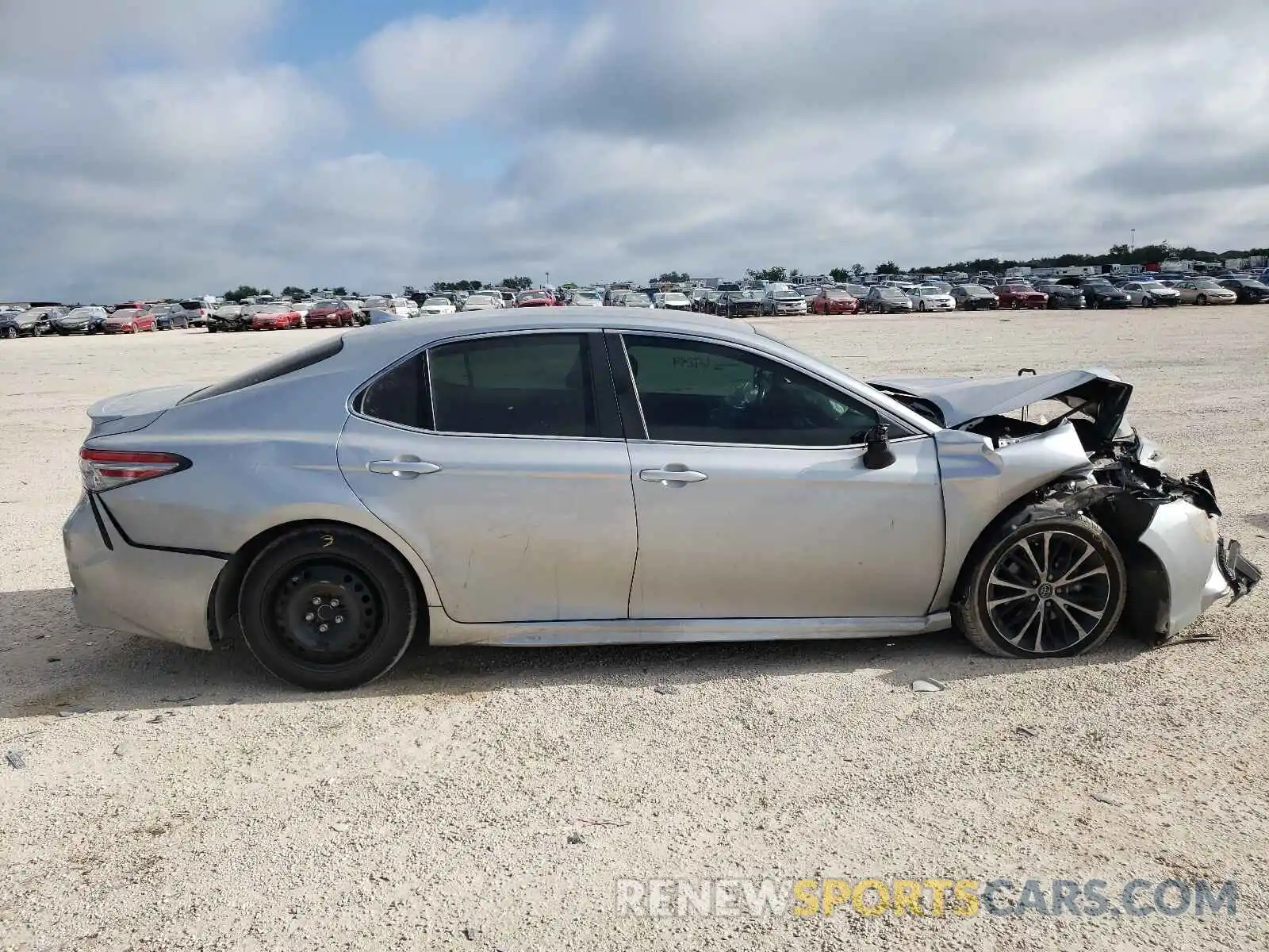 9 Photograph of a damaged car 4T1B11HKXKU730443 TOYOTA CAMRY 2019