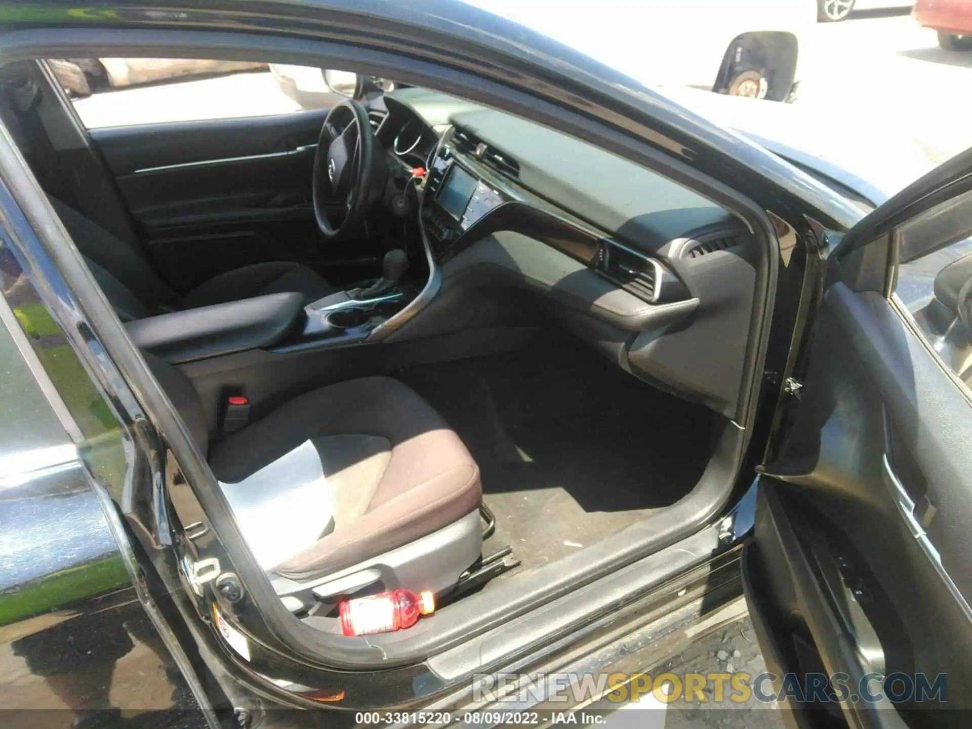 5 Photograph of a damaged car 4T1B11HKXKU730569 TOYOTA CAMRY 2019