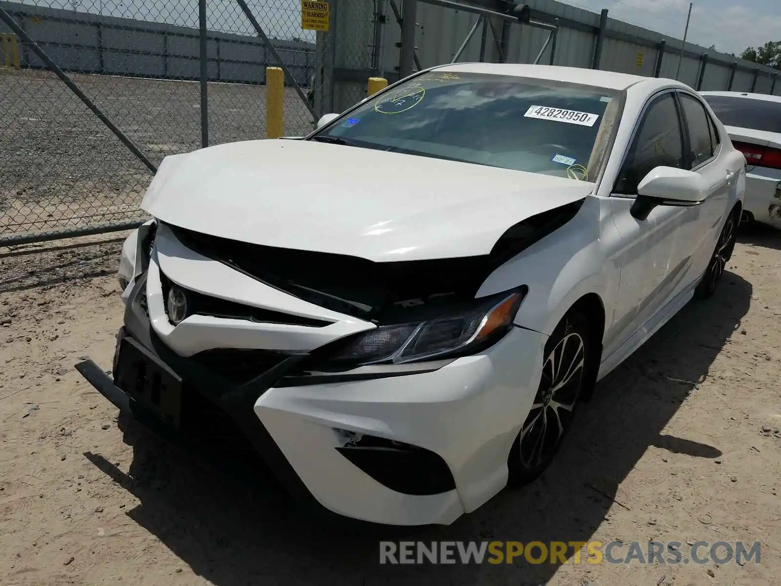 2 Photograph of a damaged car 4T1B11HKXKU732080 TOYOTA CAMRY 2019