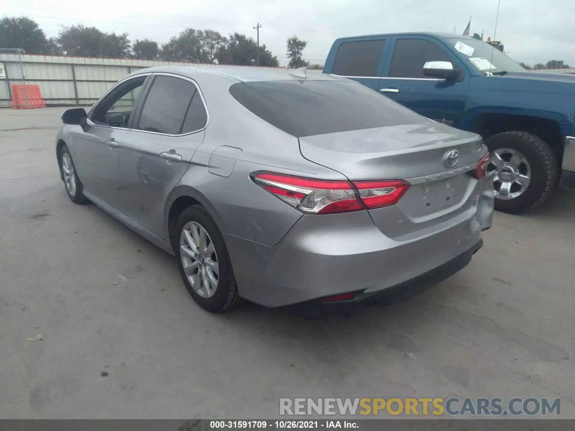 3 Photograph of a damaged car 4T1B11HKXKU732371 TOYOTA CAMRY 2019