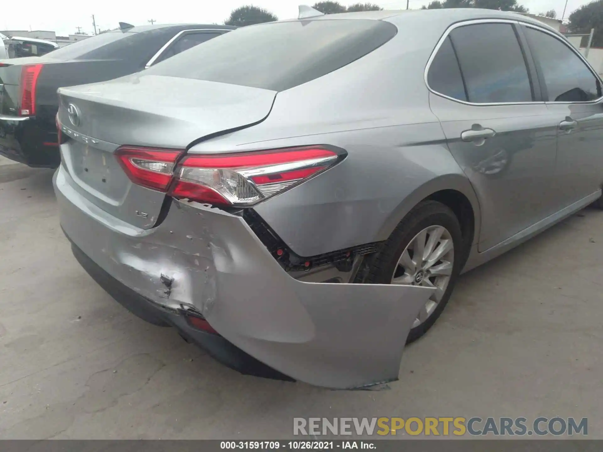 6 Photograph of a damaged car 4T1B11HKXKU732371 TOYOTA CAMRY 2019