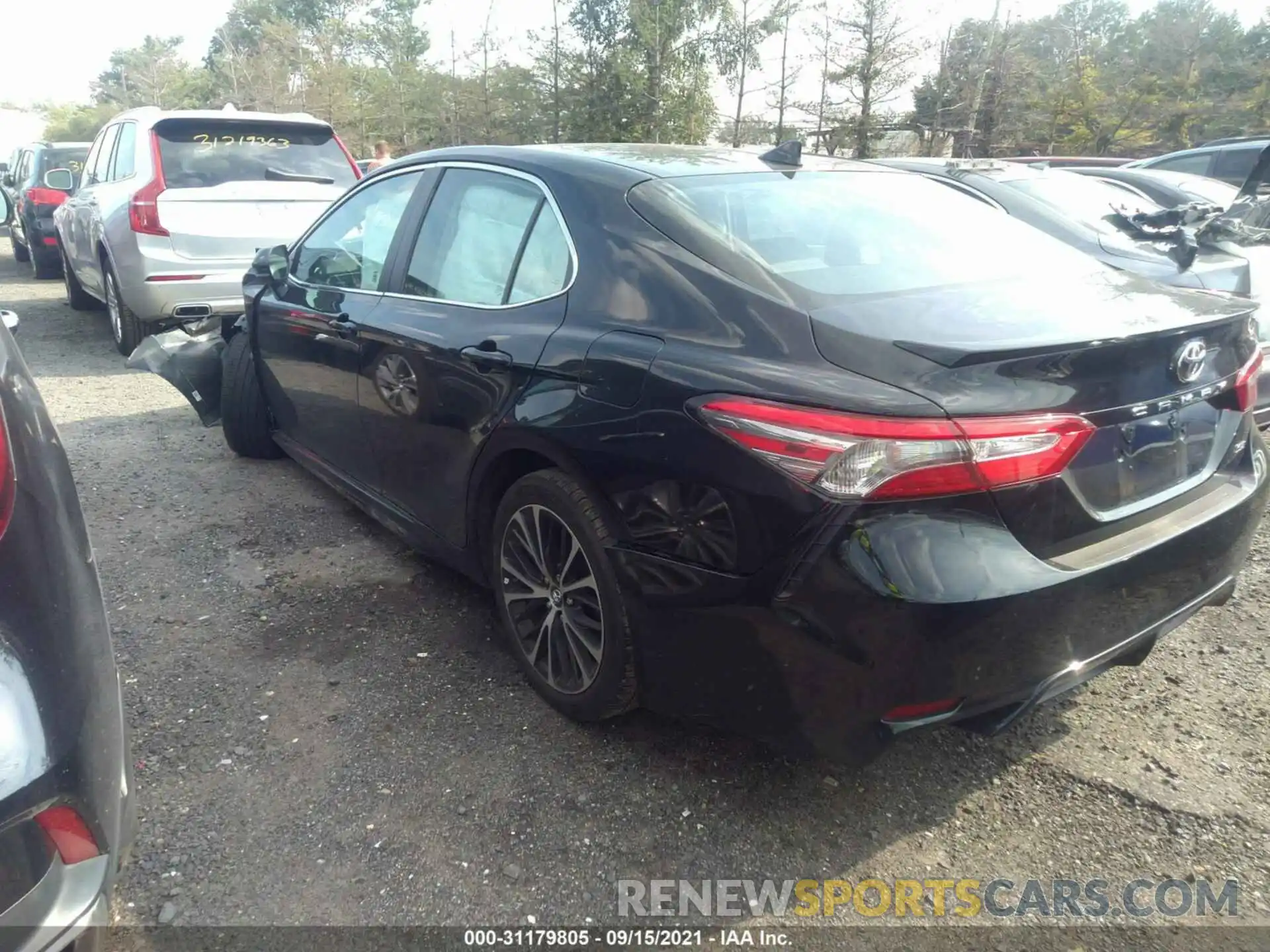 3 Photograph of a damaged car 4T1B11HKXKU732998 TOYOTA CAMRY 2019