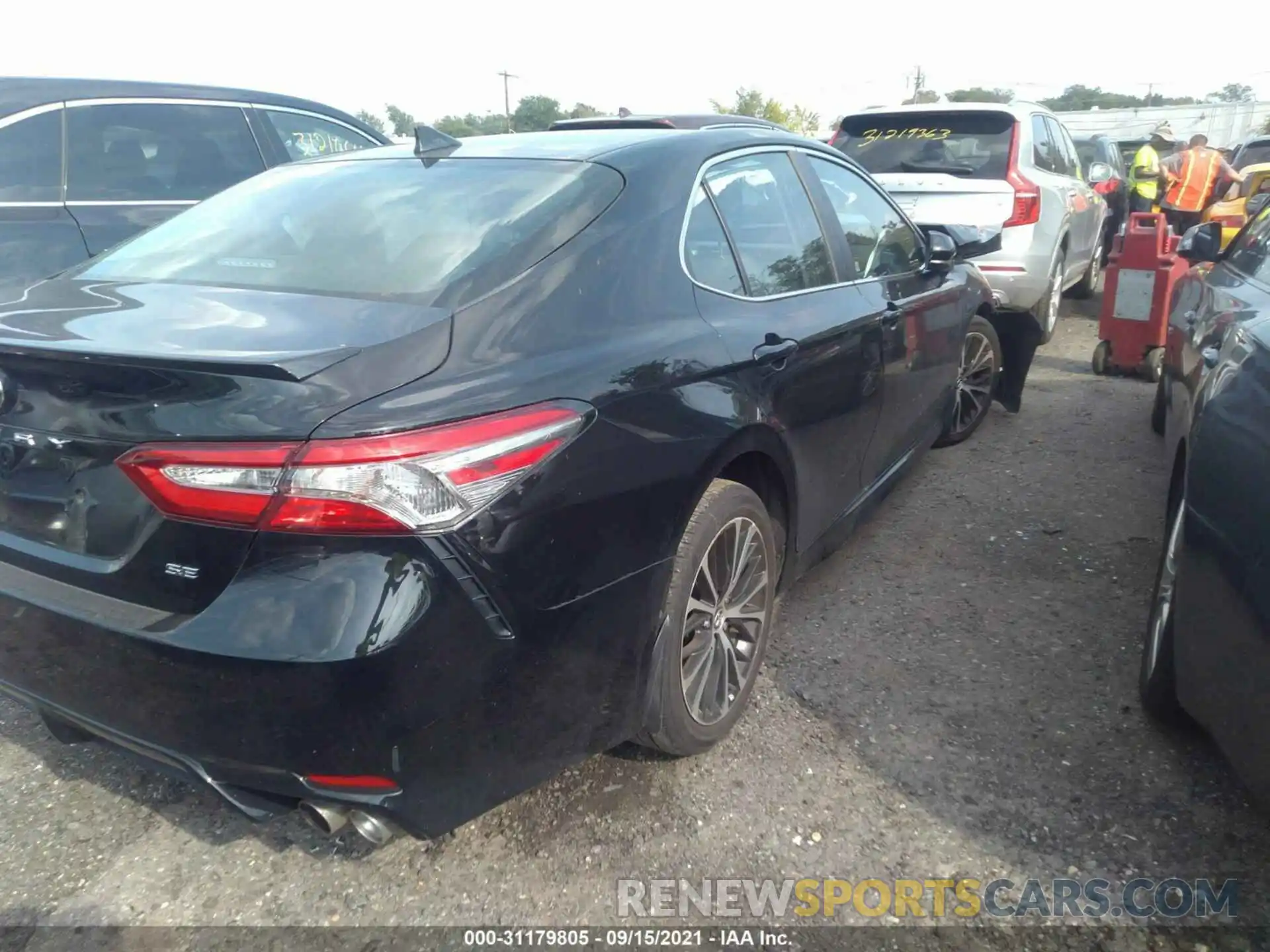 4 Photograph of a damaged car 4T1B11HKXKU732998 TOYOTA CAMRY 2019