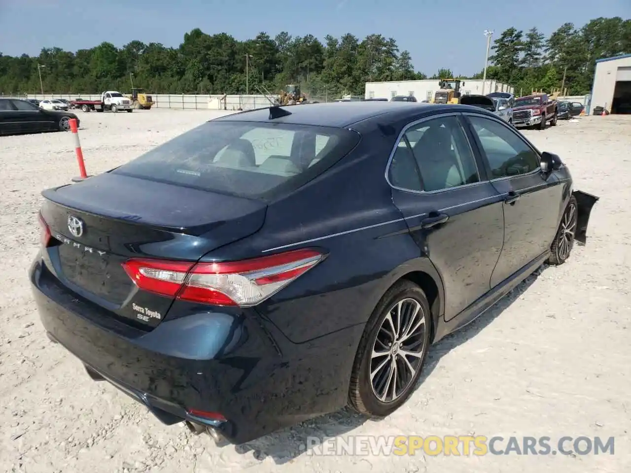 4 Photograph of a damaged car 4T1B11HKXKU733245 TOYOTA CAMRY 2019