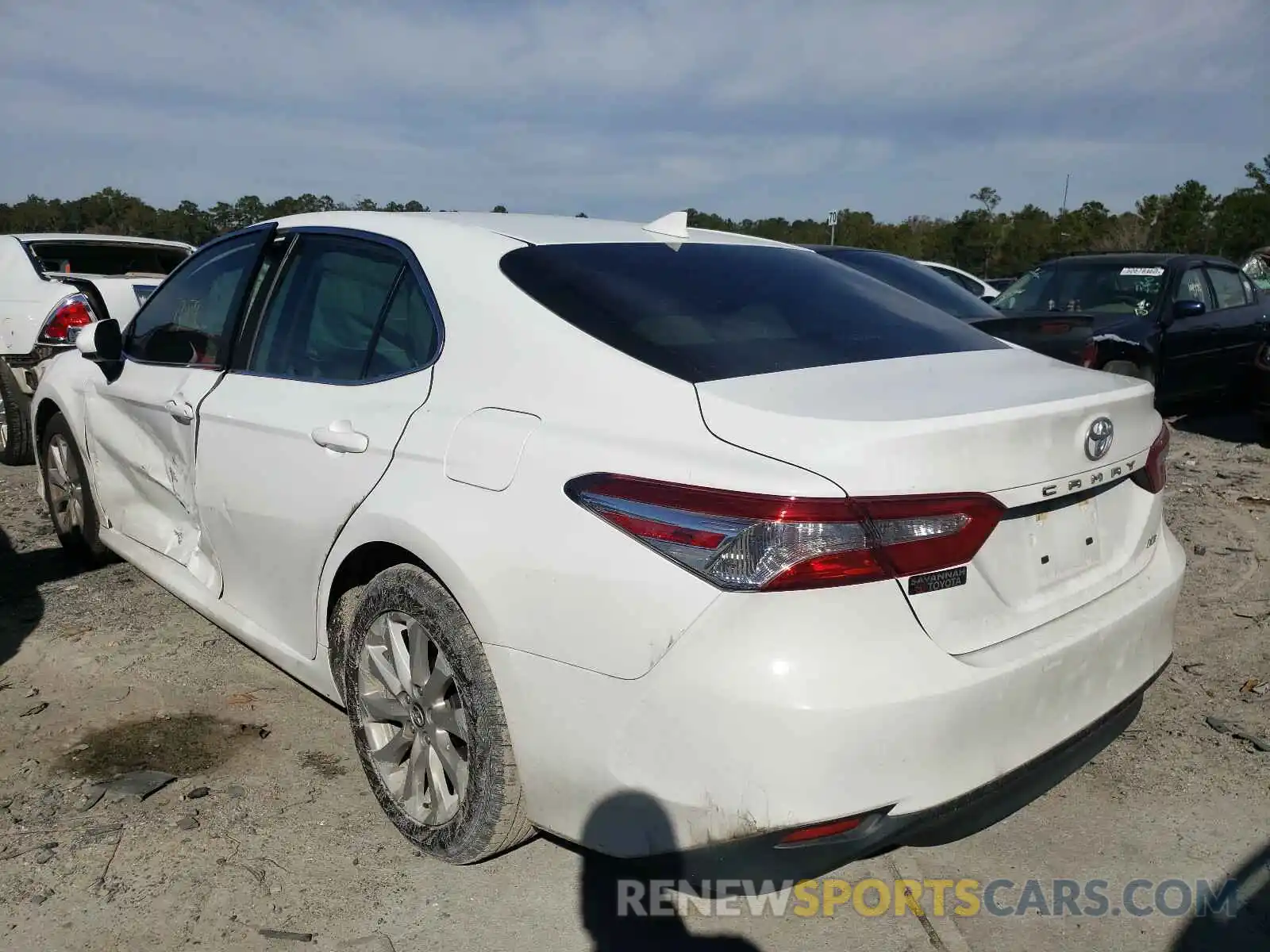 3 Photograph of a damaged car 4T1B11HKXKU733357 TOYOTA CAMRY 2019