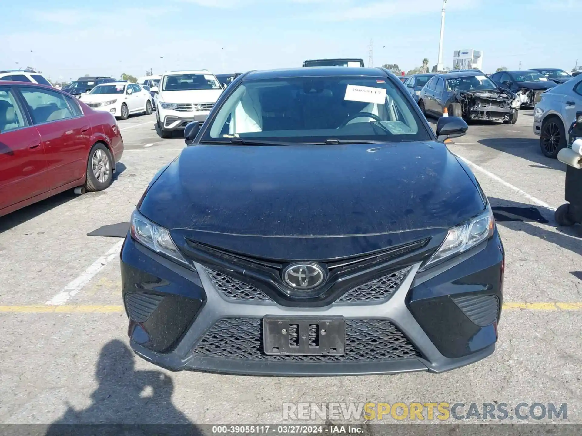 12 Photograph of a damaged car 4T1B11HKXKU733598 TOYOTA CAMRY 2019