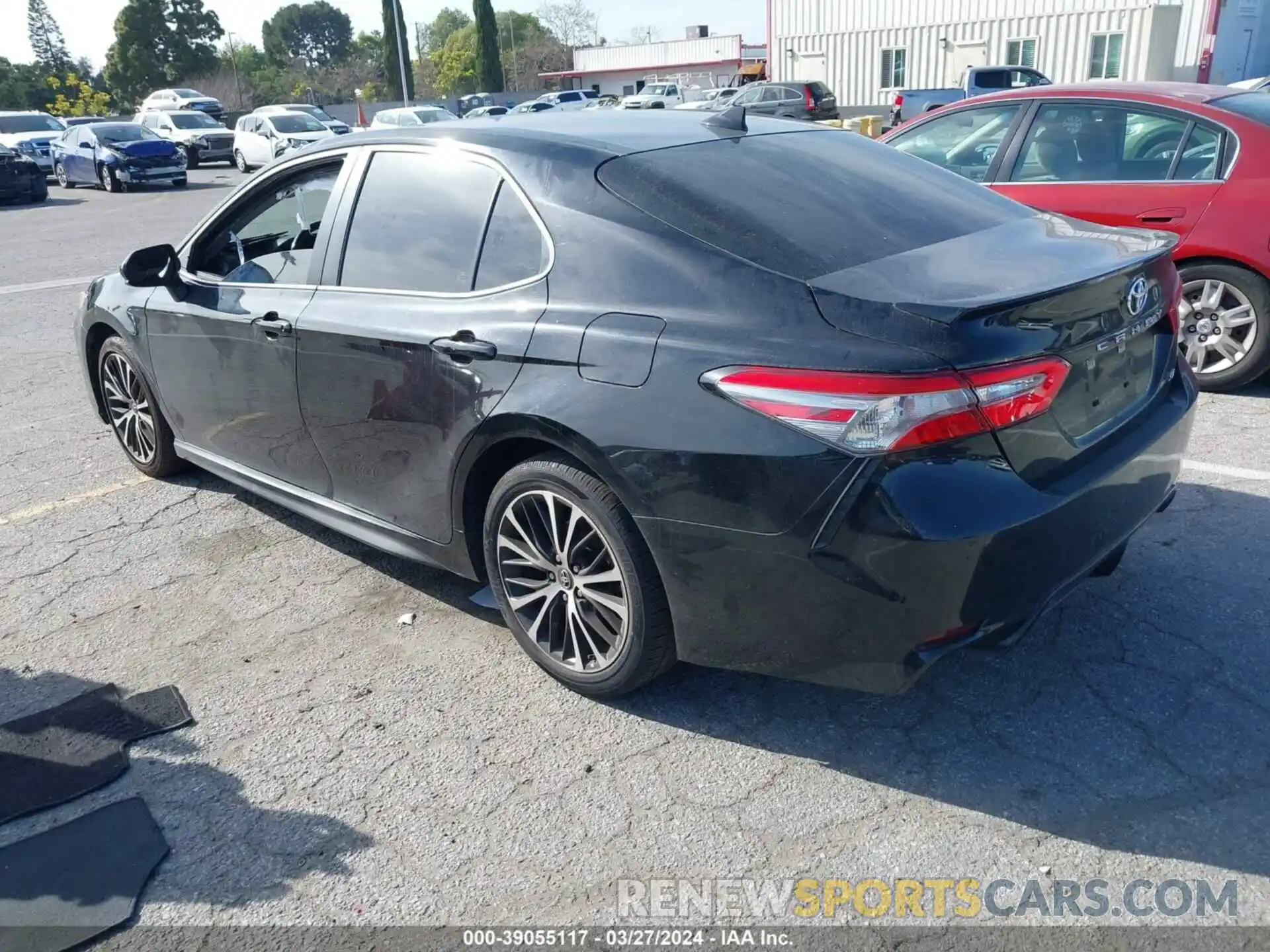 3 Photograph of a damaged car 4T1B11HKXKU733598 TOYOTA CAMRY 2019