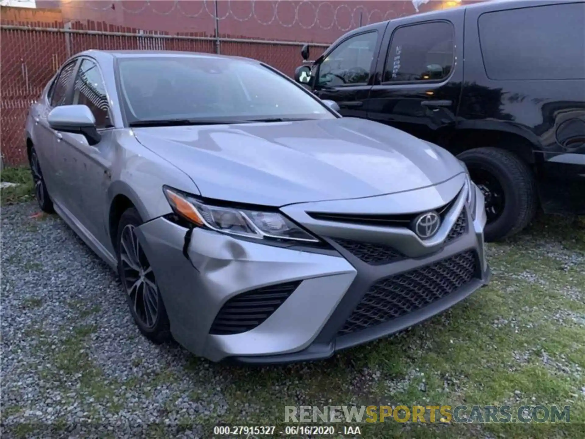 1 Photograph of a damaged car 4T1B11HKXKU733942 TOYOTA CAMRY 2019