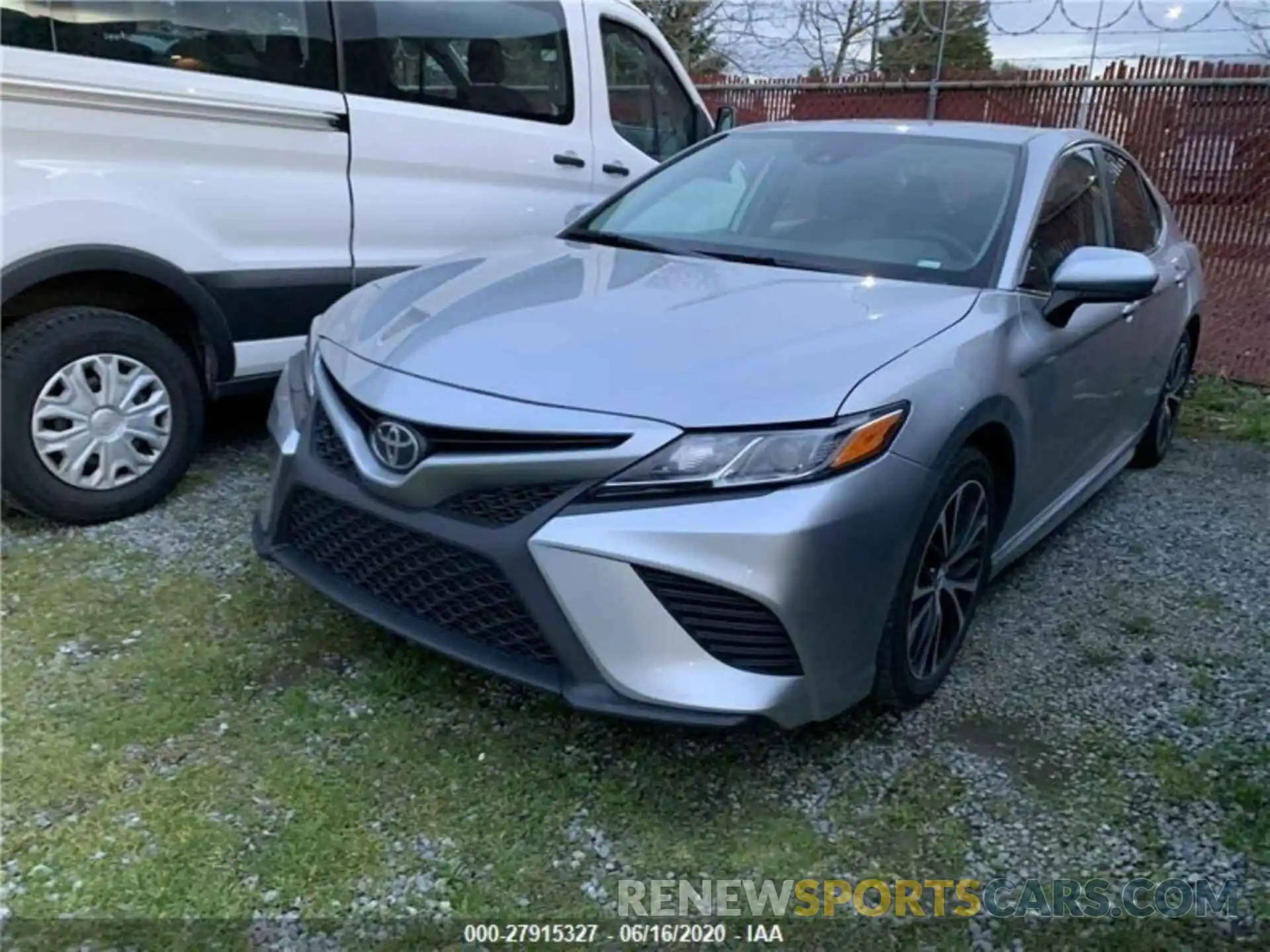 2 Photograph of a damaged car 4T1B11HKXKU733942 TOYOTA CAMRY 2019