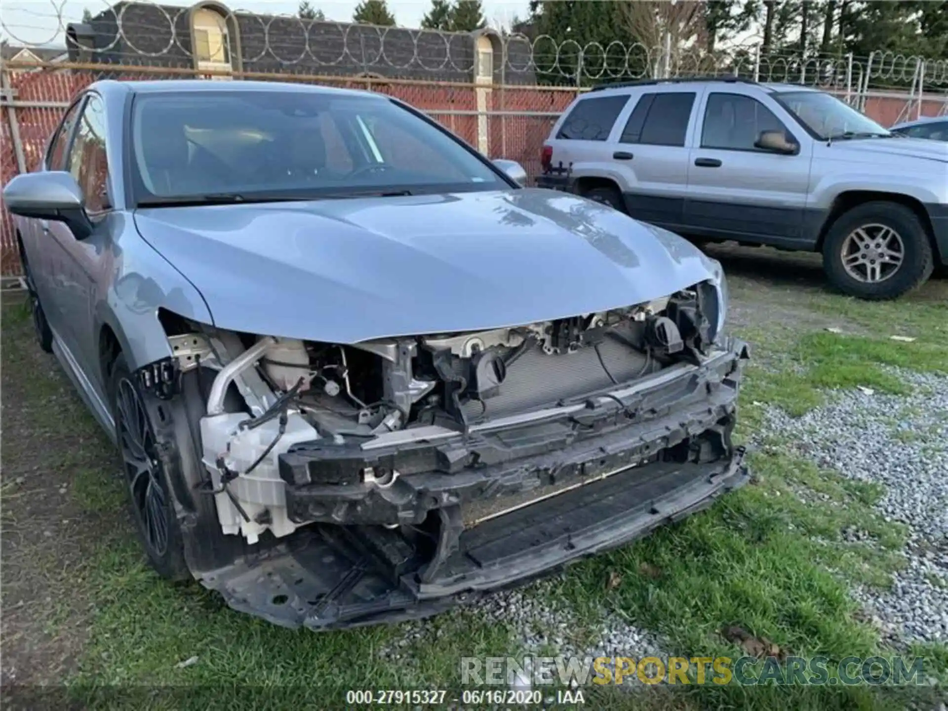 8 Photograph of a damaged car 4T1B11HKXKU733942 TOYOTA CAMRY 2019