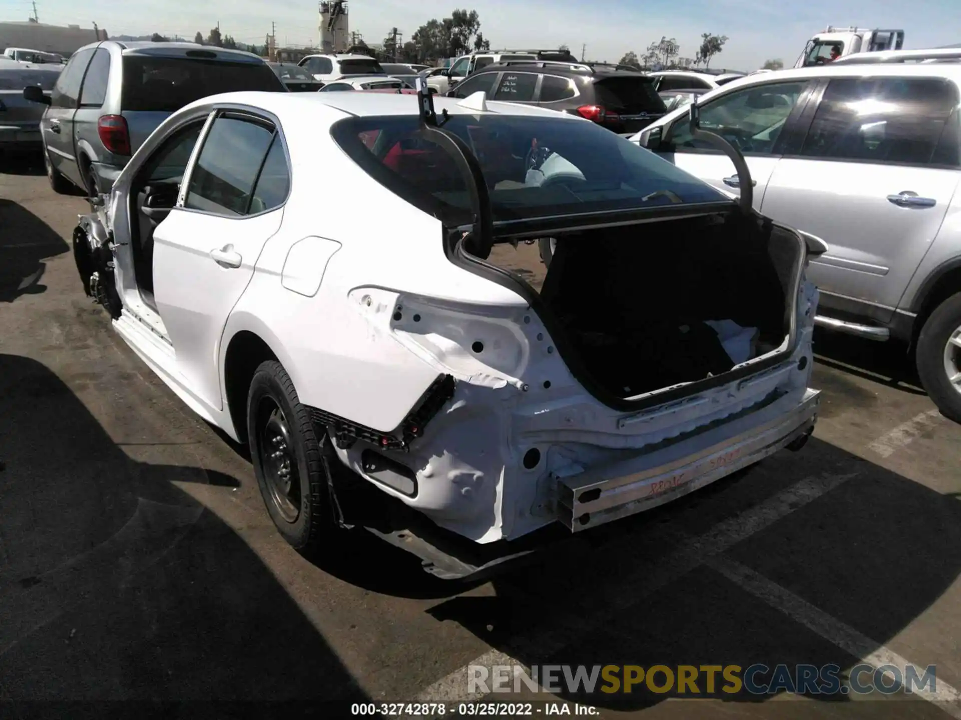 3 Photograph of a damaged car 4T1B11HKXKU735707 TOYOTA CAMRY 2019