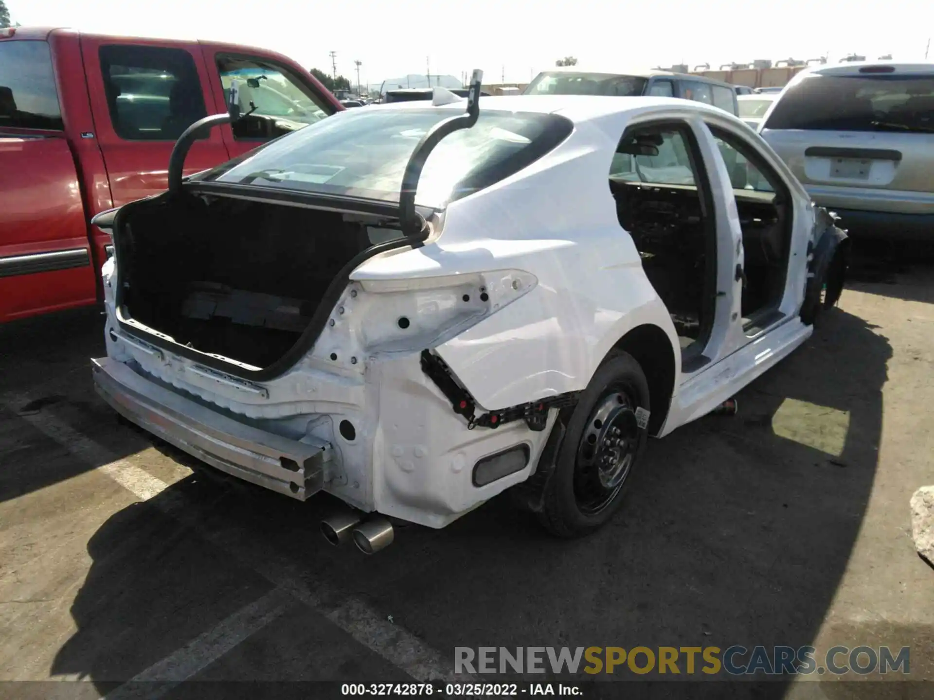 4 Photograph of a damaged car 4T1B11HKXKU735707 TOYOTA CAMRY 2019