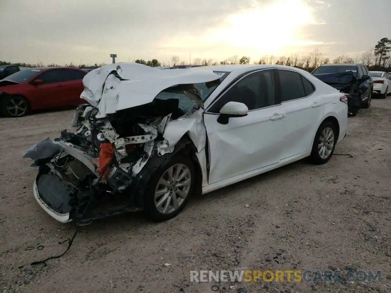 1 Photograph of a damaged car 4T1B11HKXKU735996 TOYOTA CAMRY 2019