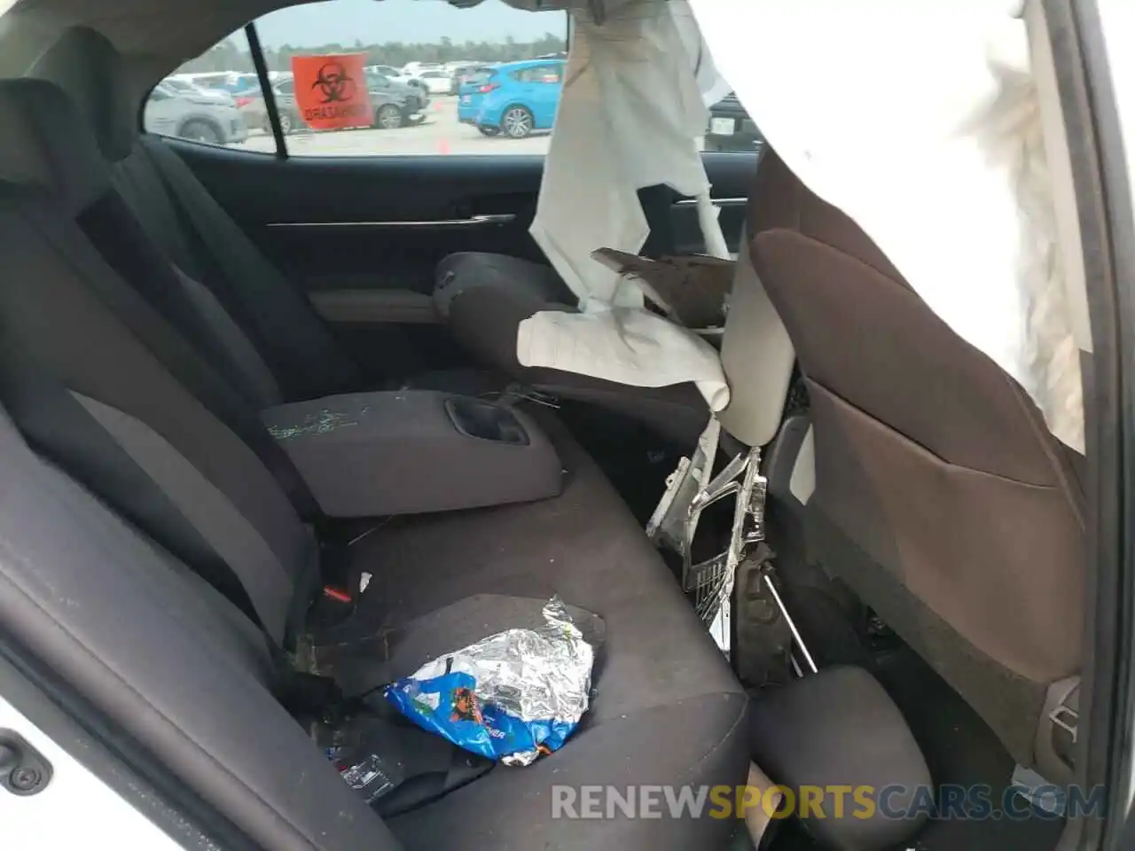 10 Photograph of a damaged car 4T1B11HKXKU735996 TOYOTA CAMRY 2019