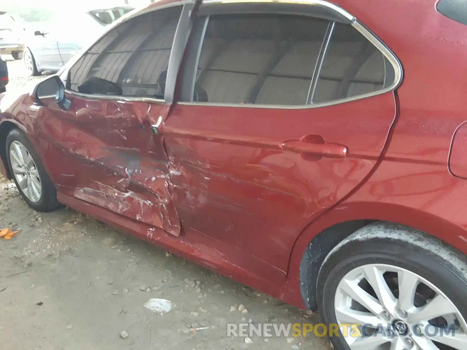 10 Photograph of a damaged car 4T1B11HKXKU736291 TOYOTA CAMRY 2019